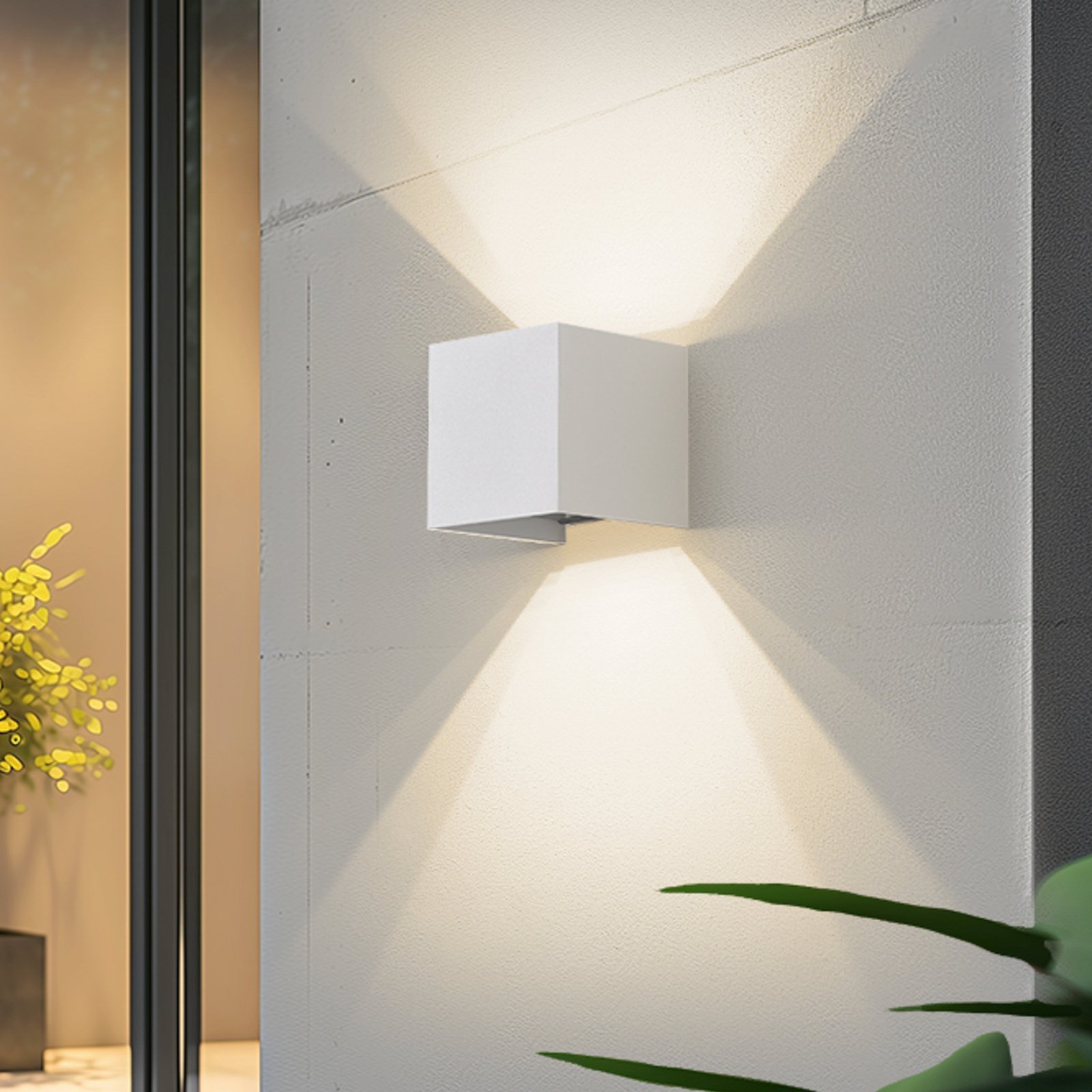 Lindby Smart LED udendørs væglampe Dara hvid kantet CCT RGB Tuya