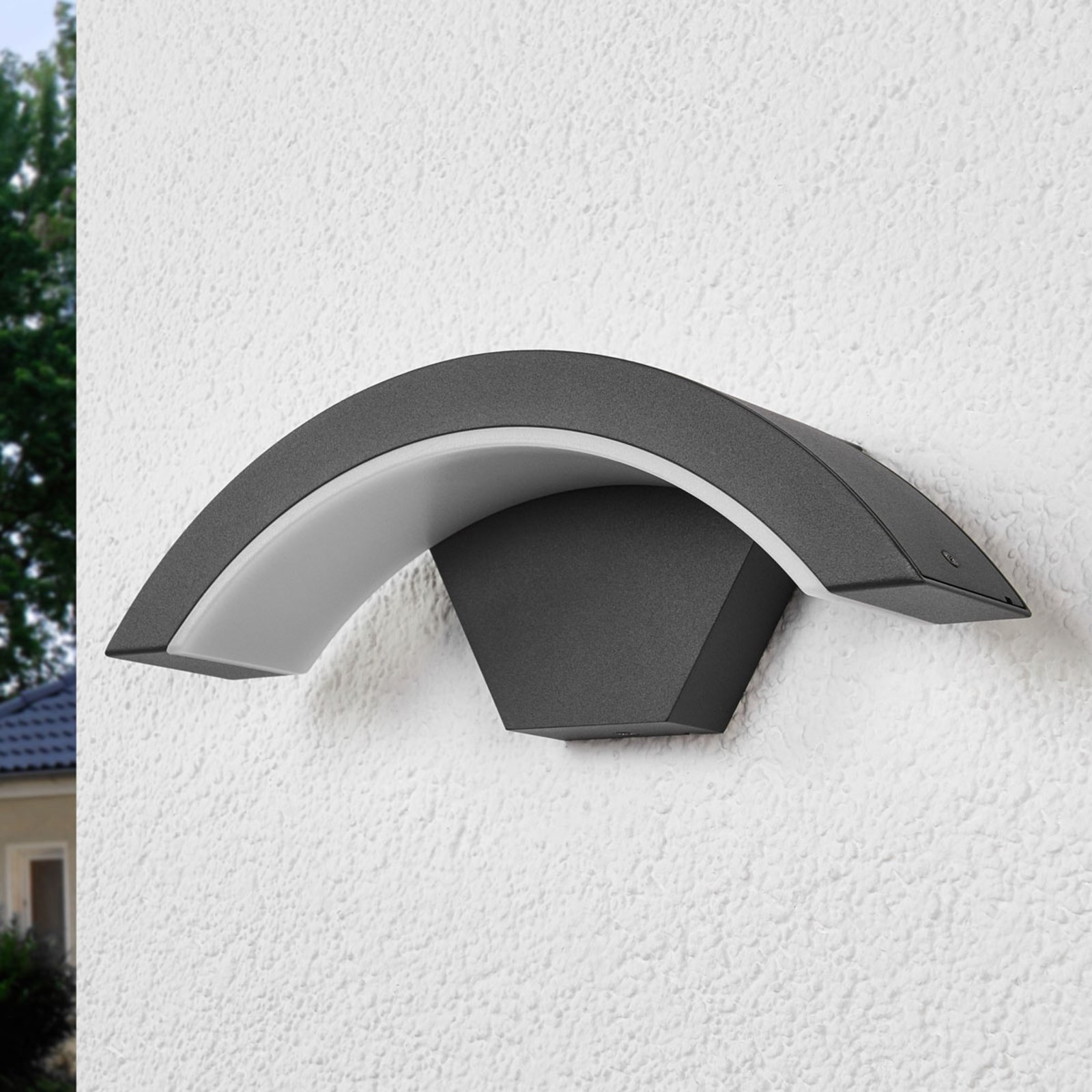 Curved LED outdoor wall light Jule