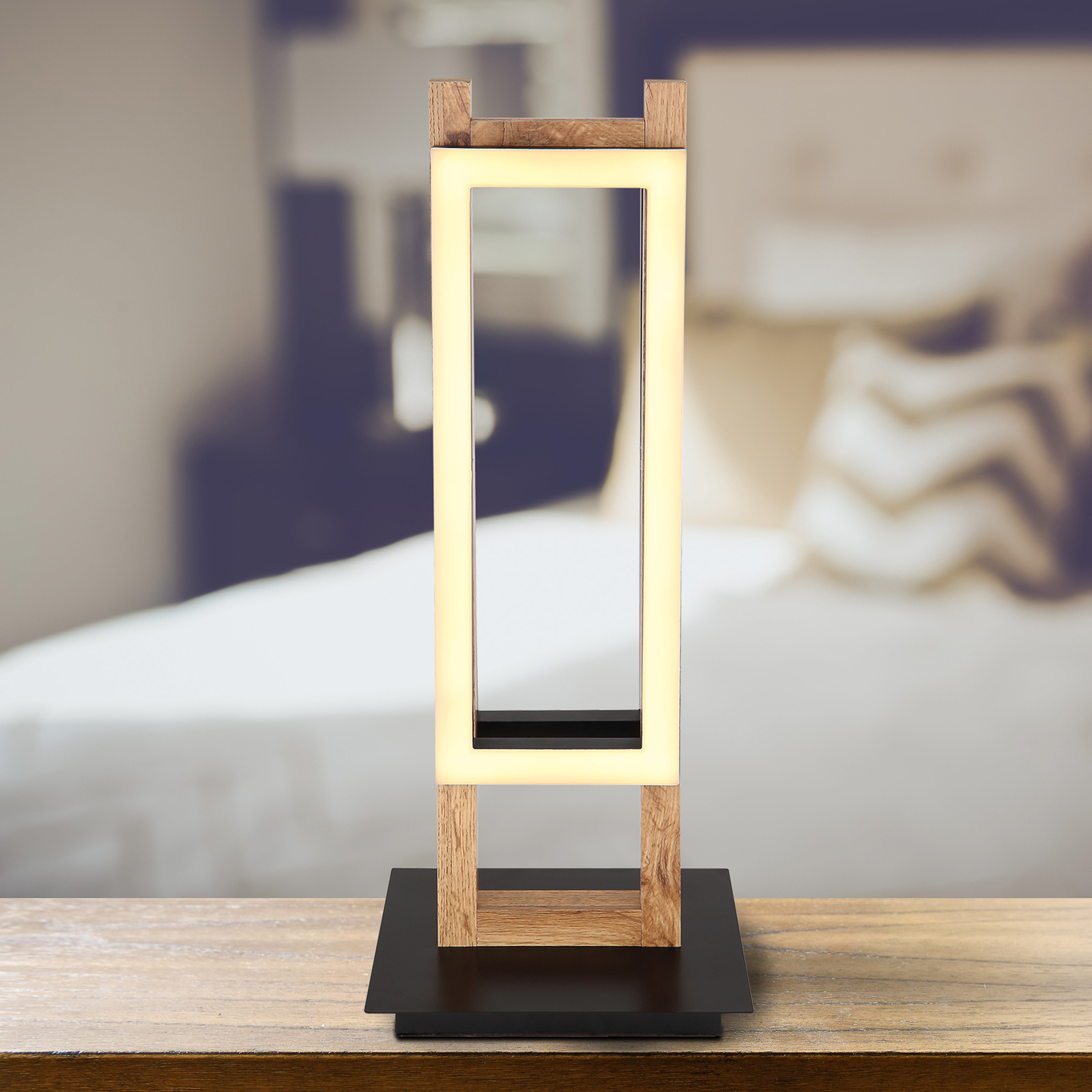 LED-Tischlampe Illa in Holzdesign