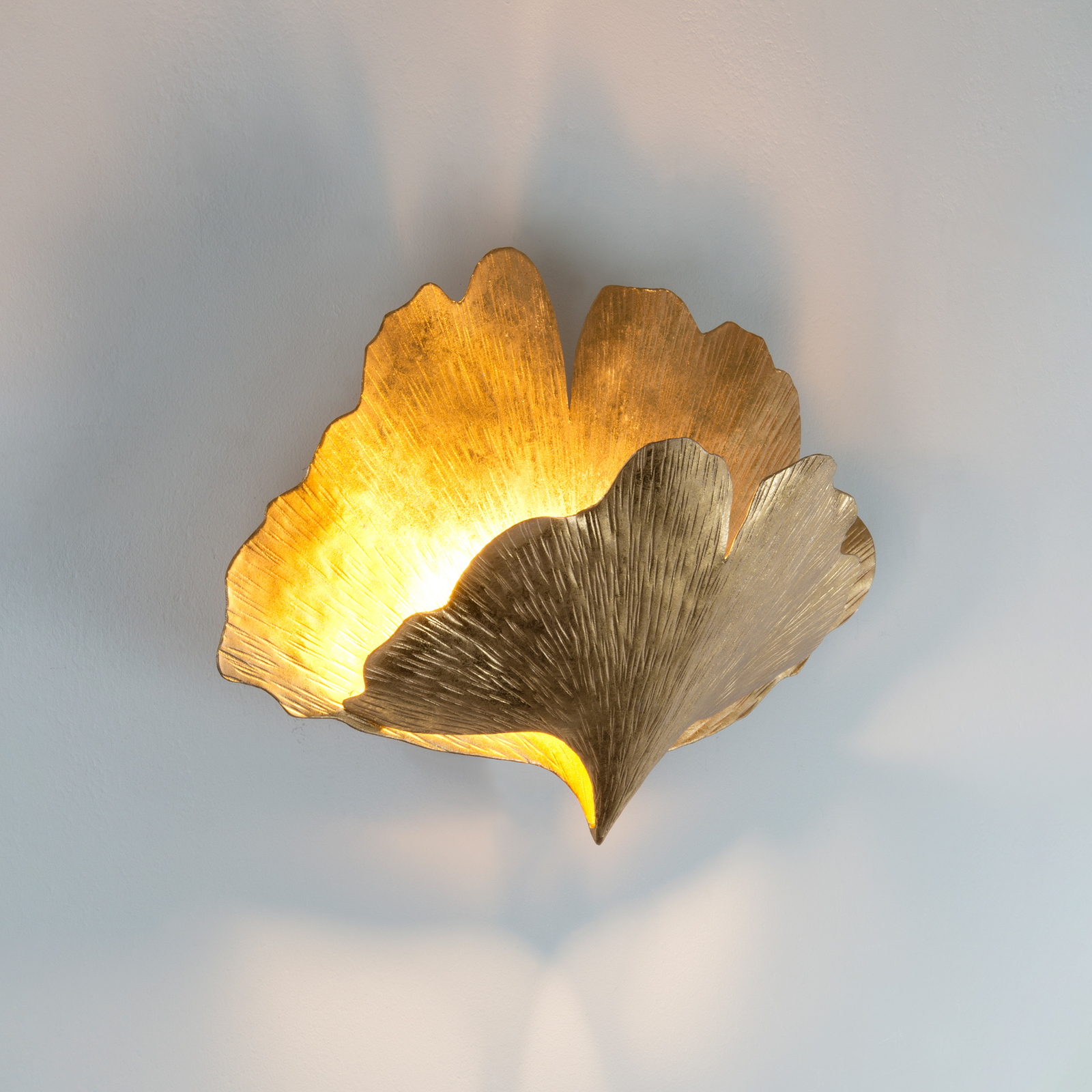 Ginkgo Due wall light in gold