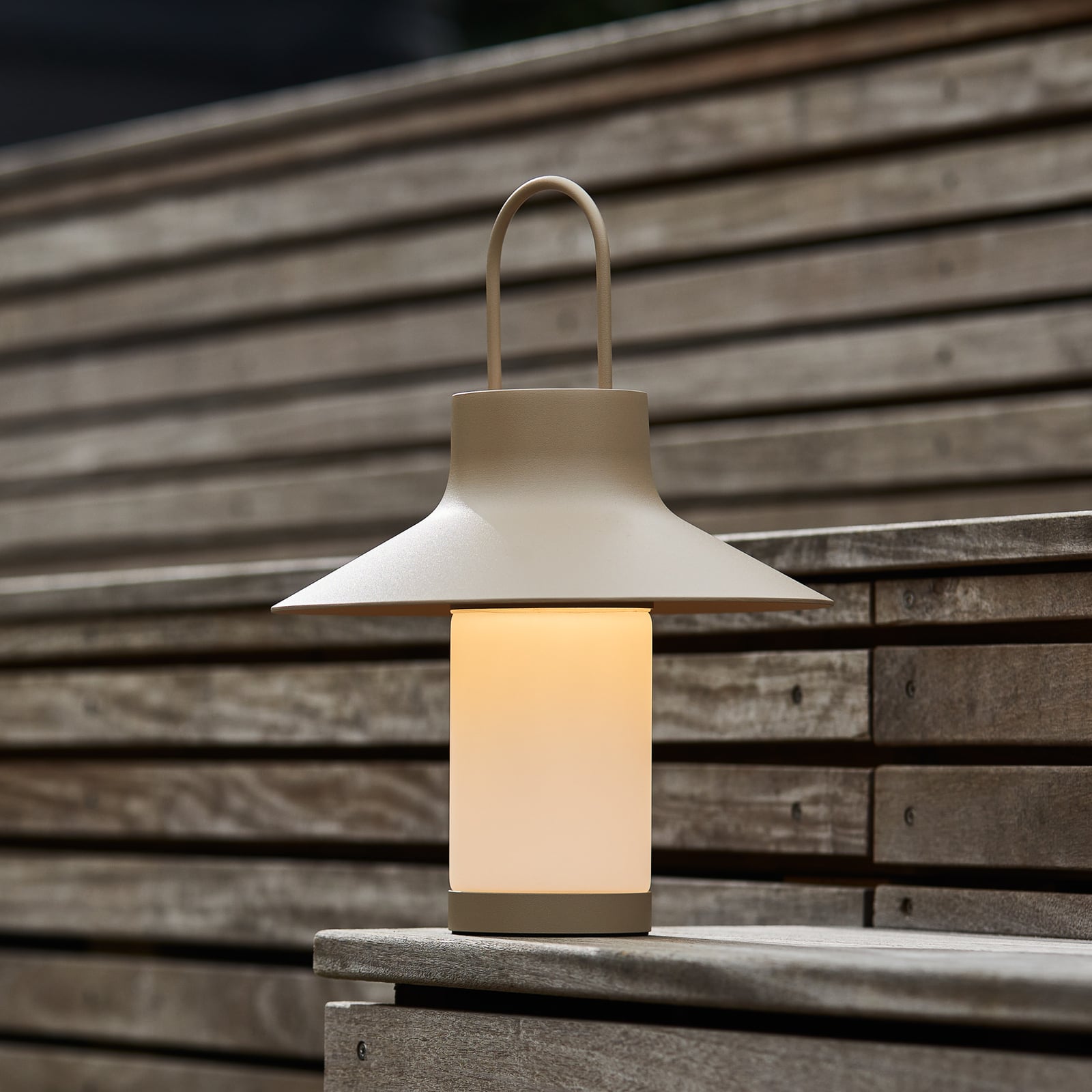 LOOM DESIGN LED-Akku-Tischleuchte Shadow, IP65, dimmbar LOOM DESIGN LED-Akku-Tischleuchte Shadow, IP65, dimmbar