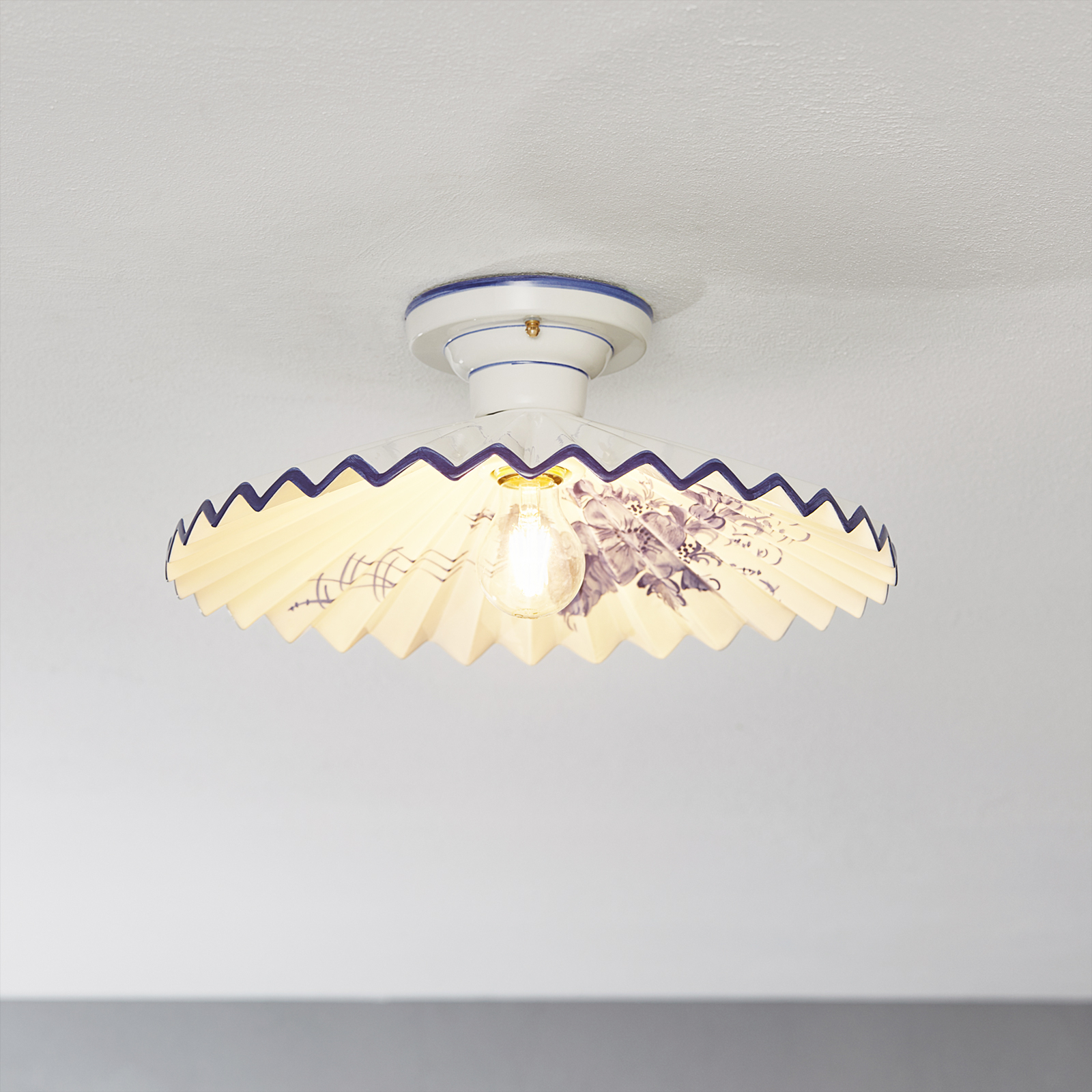 Eurokeramic Semi-flush ceiling light Augustus, for Living / Dining Room, ceramics, iron, E27, 60 W, energy efficiency: A++, H: 14 cm