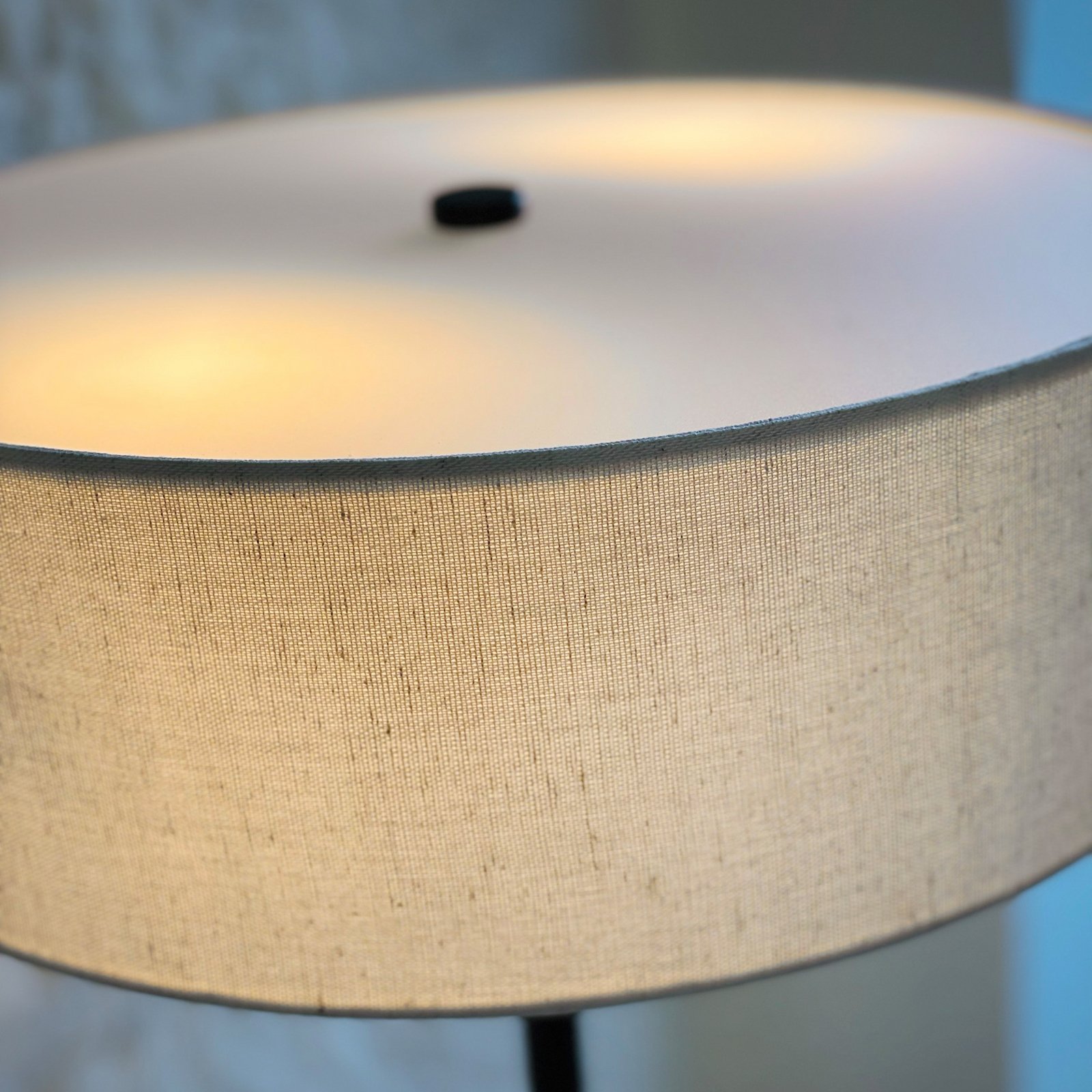Dyberg Larsen Calix table lamp, black/natural, 40 cm