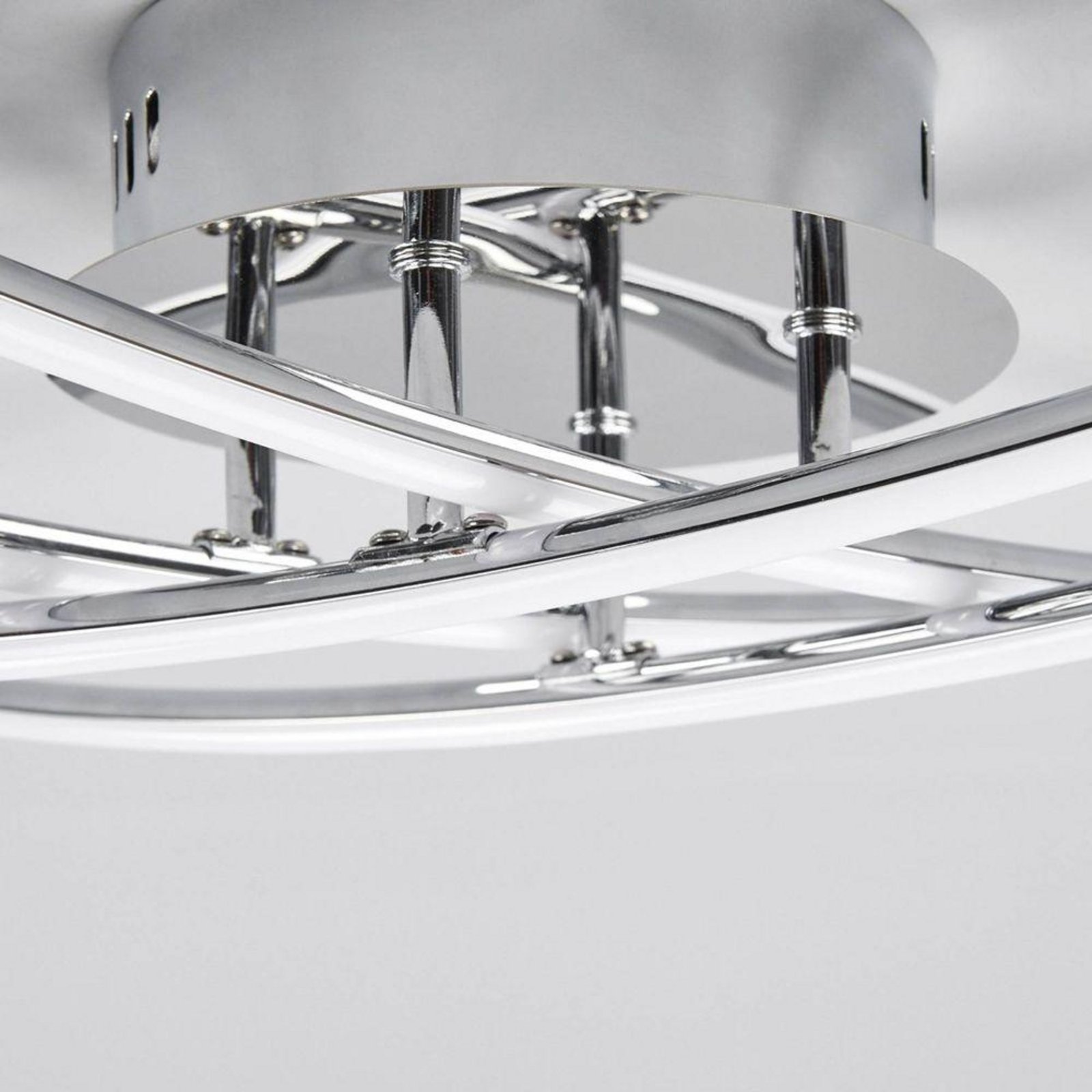 Yael Kattovalaisin Chrome/White - Lindby