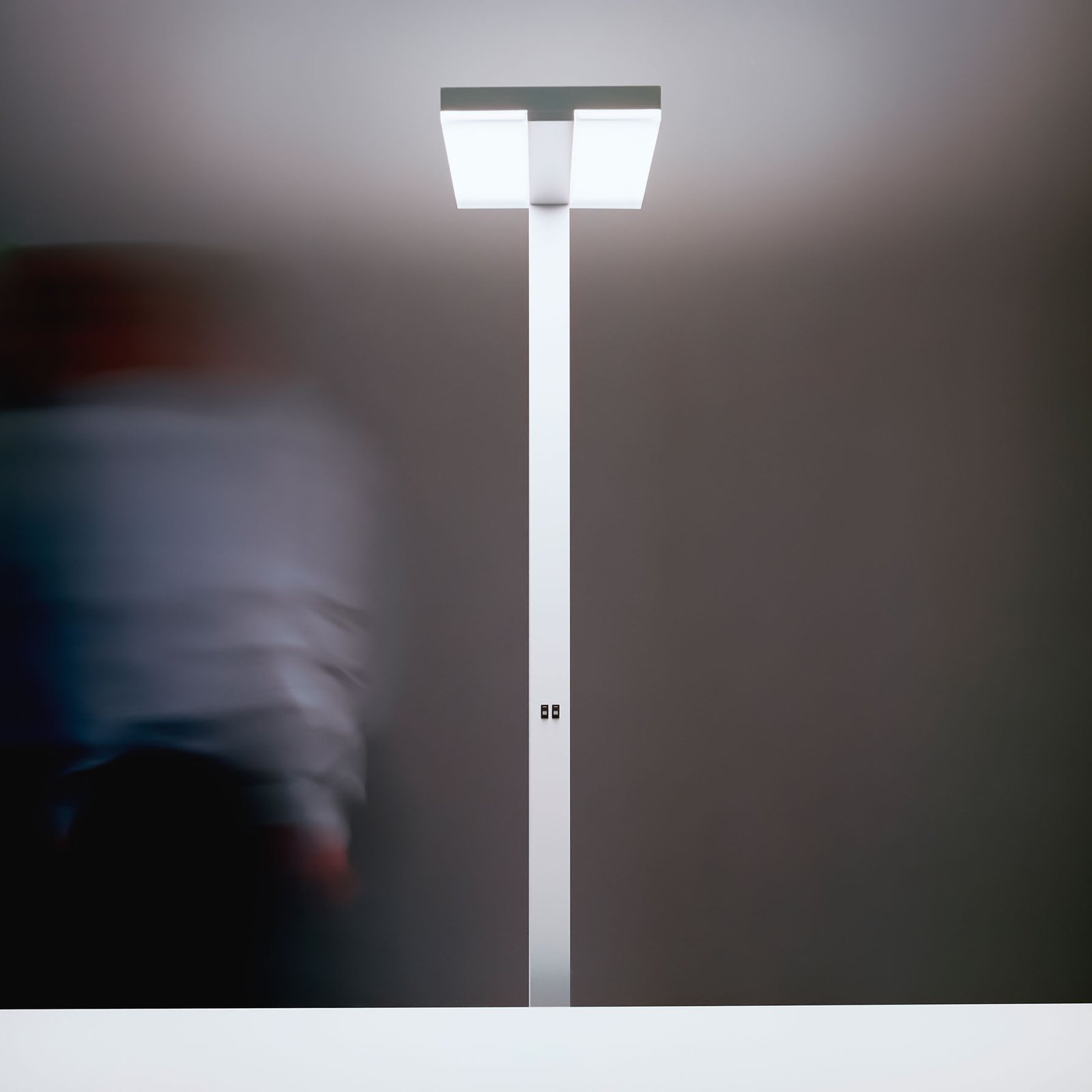 Artemide Chocolate Eco lampa stojąca LED biała