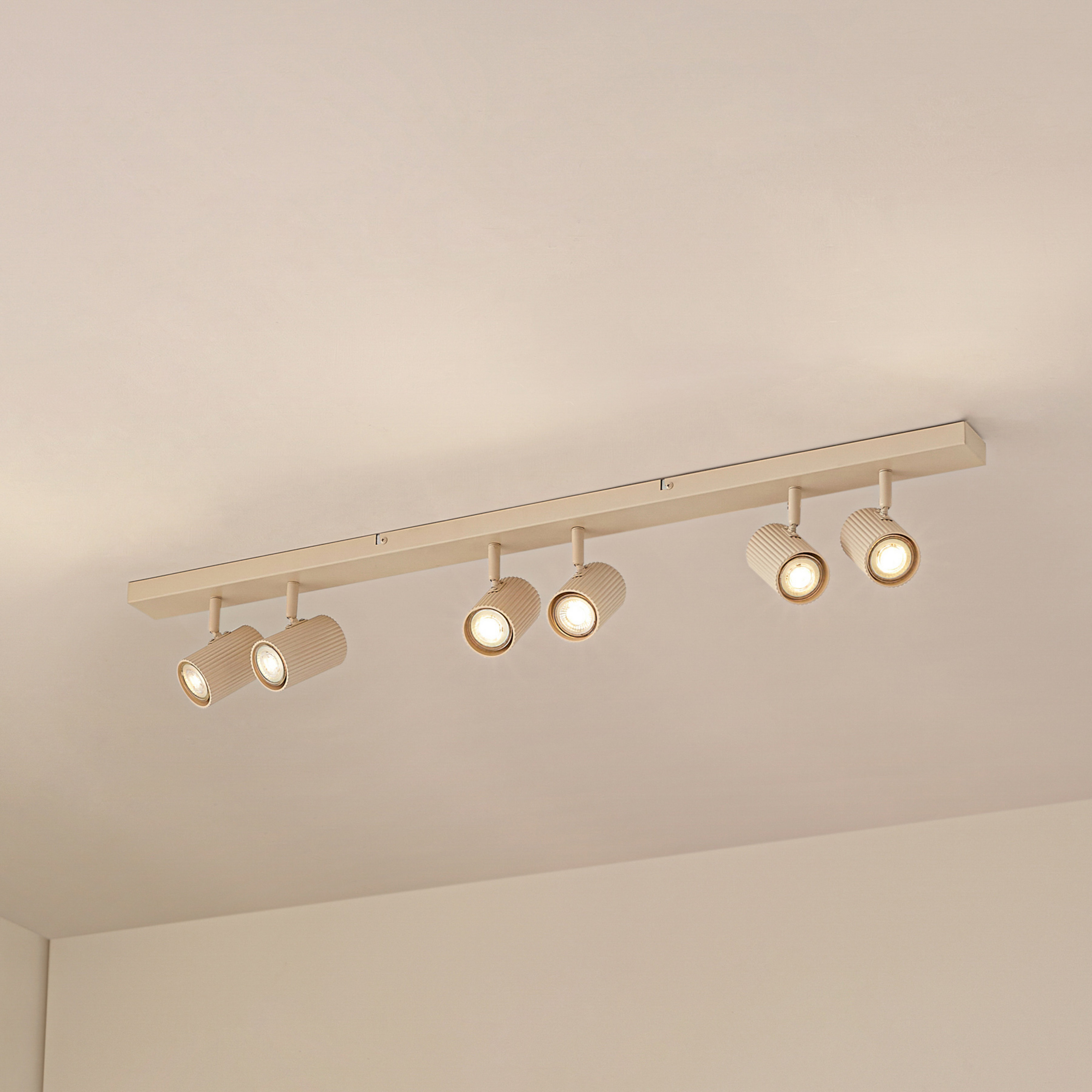 Lindby Spots pour plafond Kardis, beige, à 6 lampes, métal, GU10