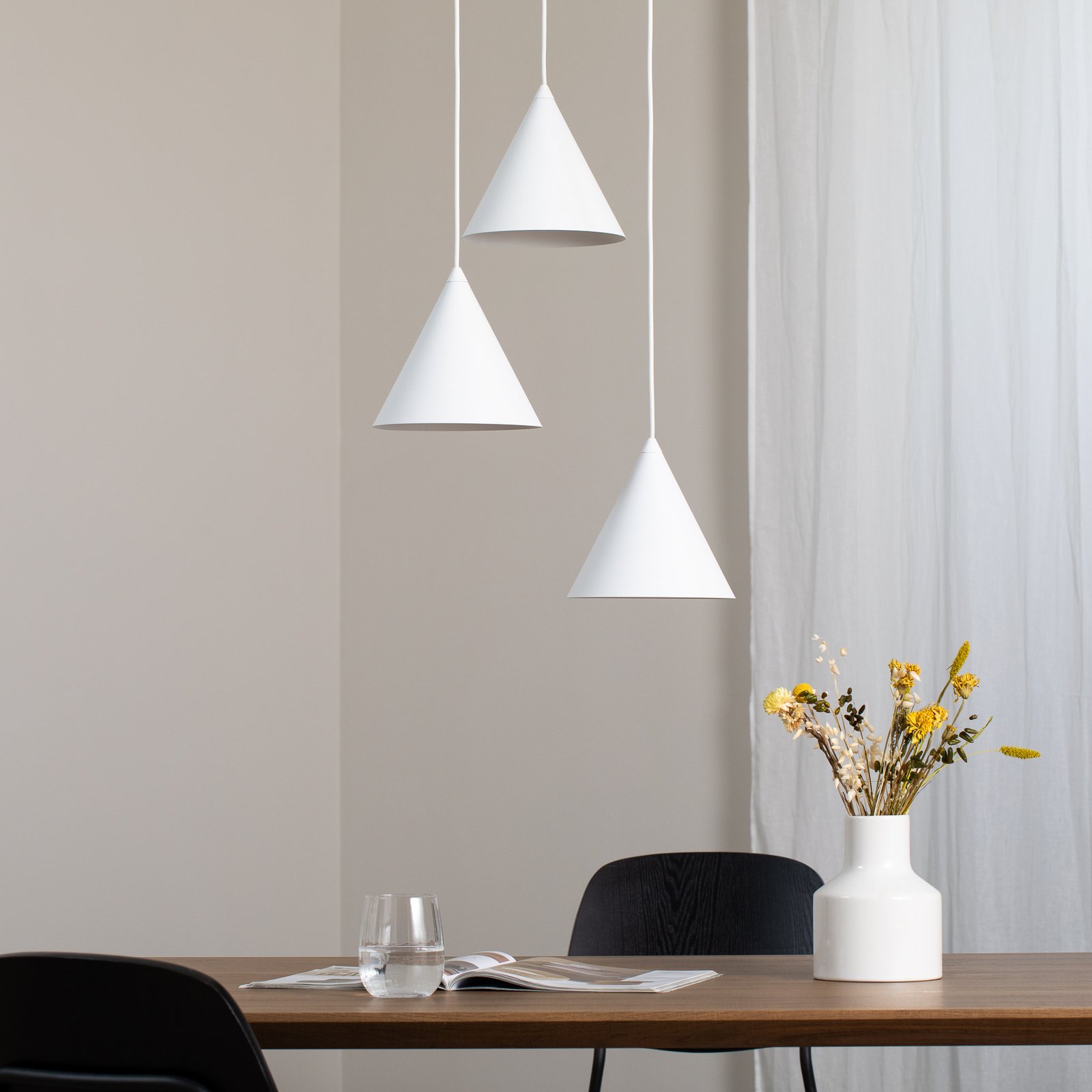 Cono pendant light, 3-bulb, round, Ø 42 cm, white