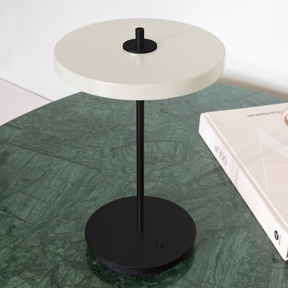 Umage Asteria Move Portable bordslampa Pearl, svart från Umage