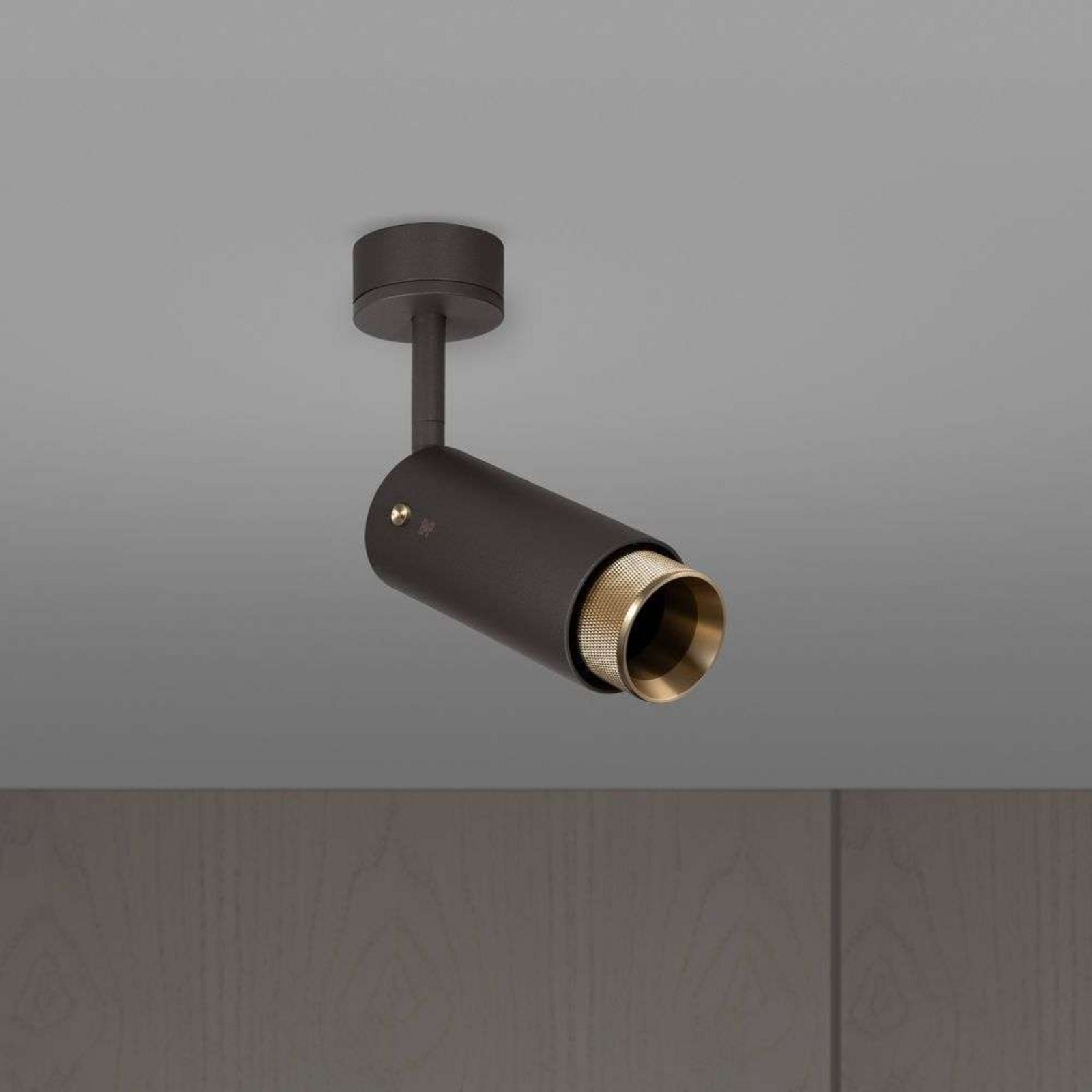 Exhaust Cross Plafonieră Graphite/Brass - Buster+Punch