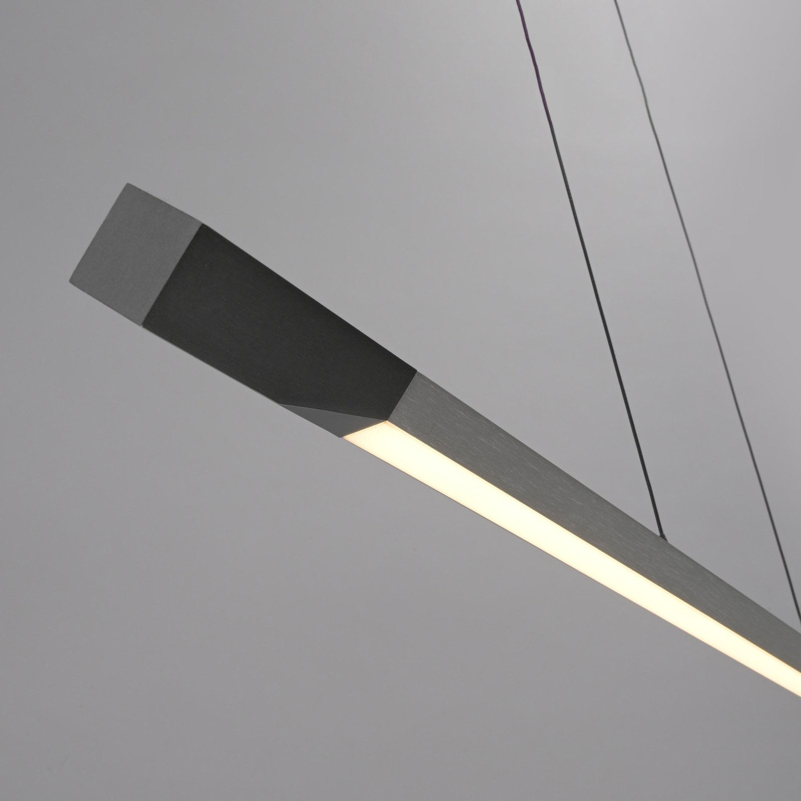 Paul Neuhaus LED závěsná lampa Hoop, hliník, délka 128 cm