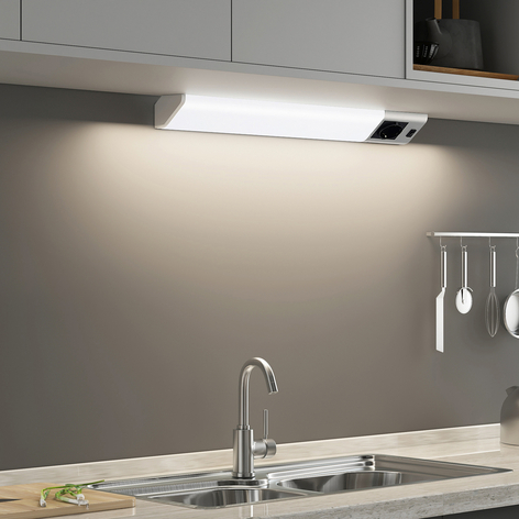 Lindby Eray LED-Unterbauleuchte m. Steckdose, 53cm