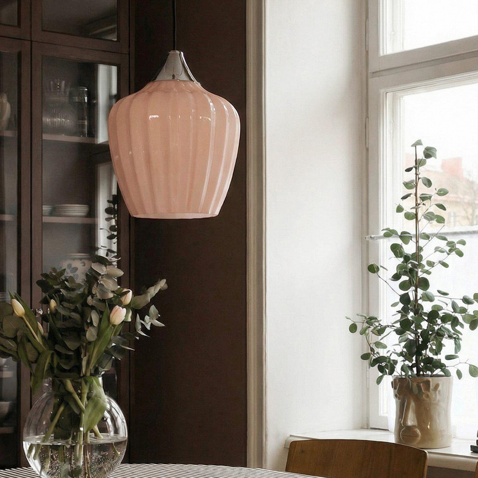 Lampă suspendată Amalfi, portocalie, Ø 25 cm, sticlă, soclu E27, priză Lampă suspendată Amalfi, portocalie, Ø 25 cm, sticlă, soclu E27, priză