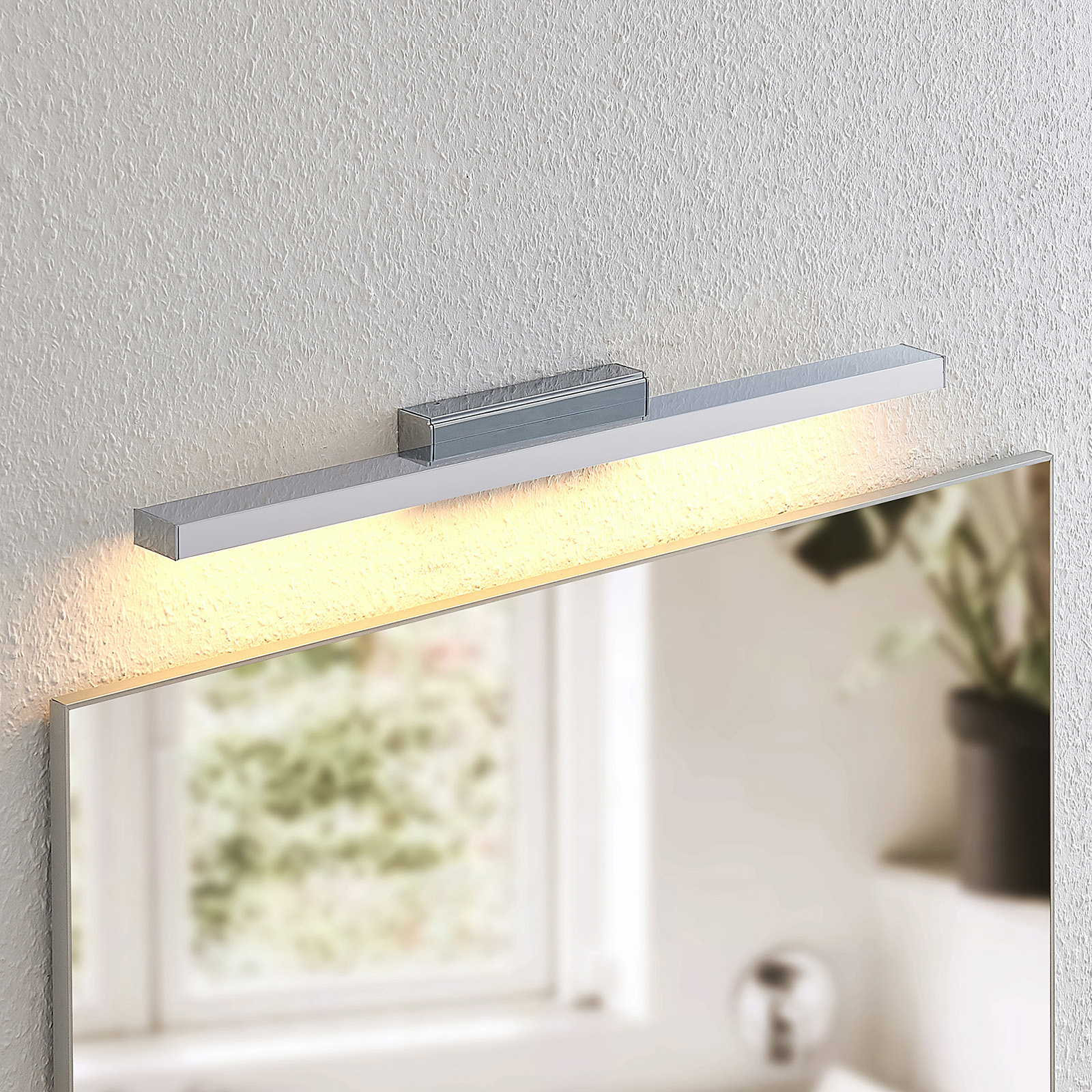 Lindby Alenia lámpara LED para baño y espejo, 60cm