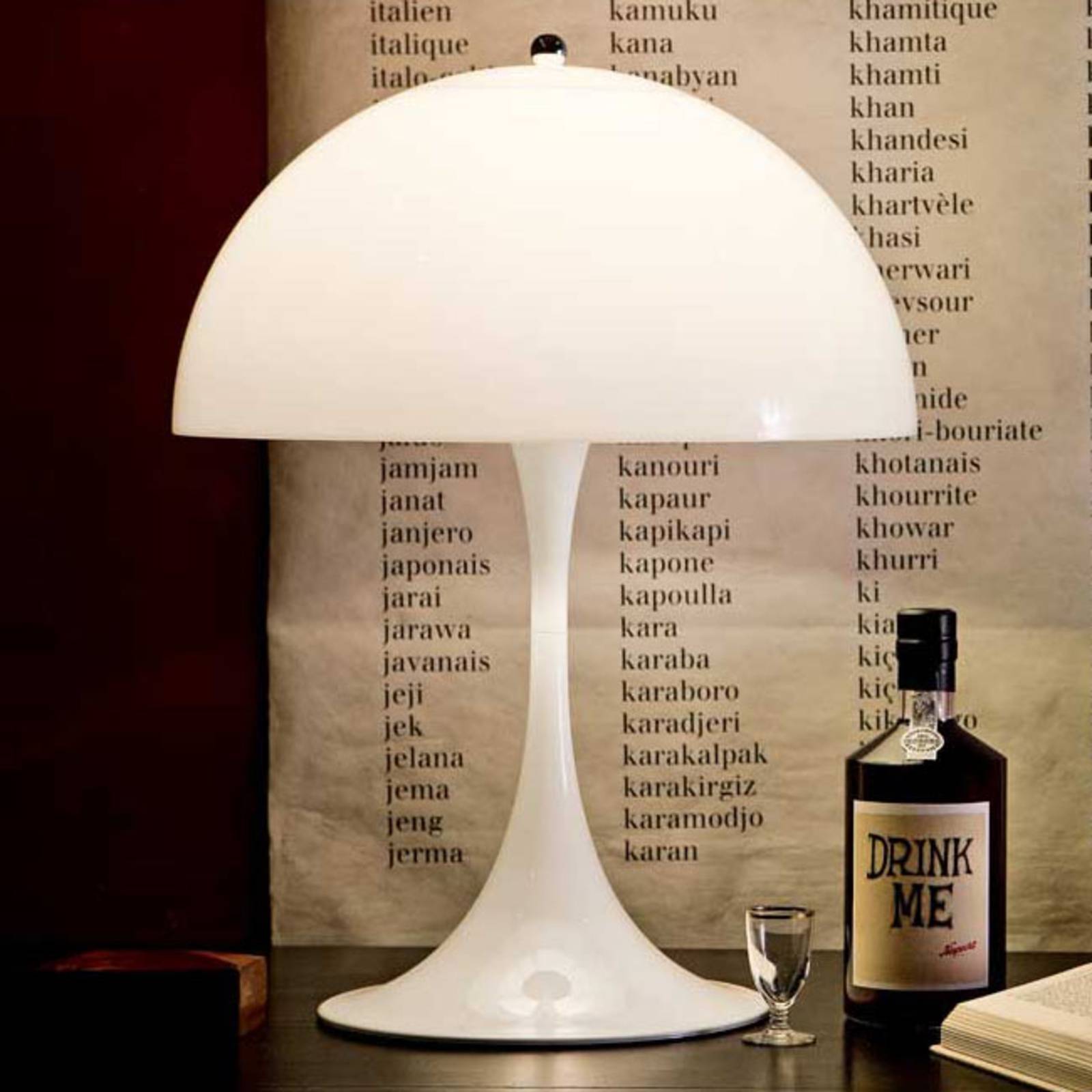 E-shop Louis Poulsen Panthella – dizajnérska stolná lampa