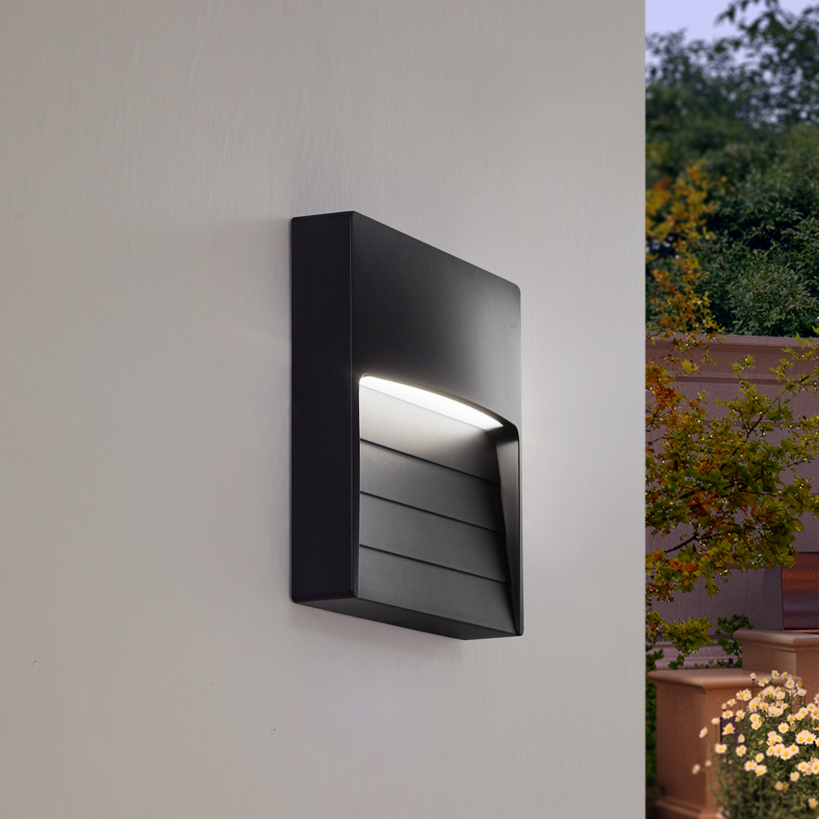 Lindby LED outdoor wall light Elissa, black, plastic, CCT