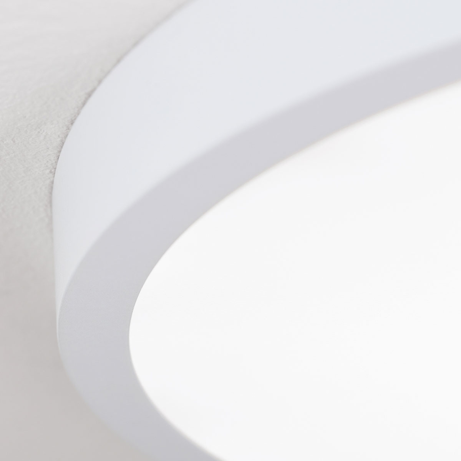Ultra-flat LED ceiling light Lero