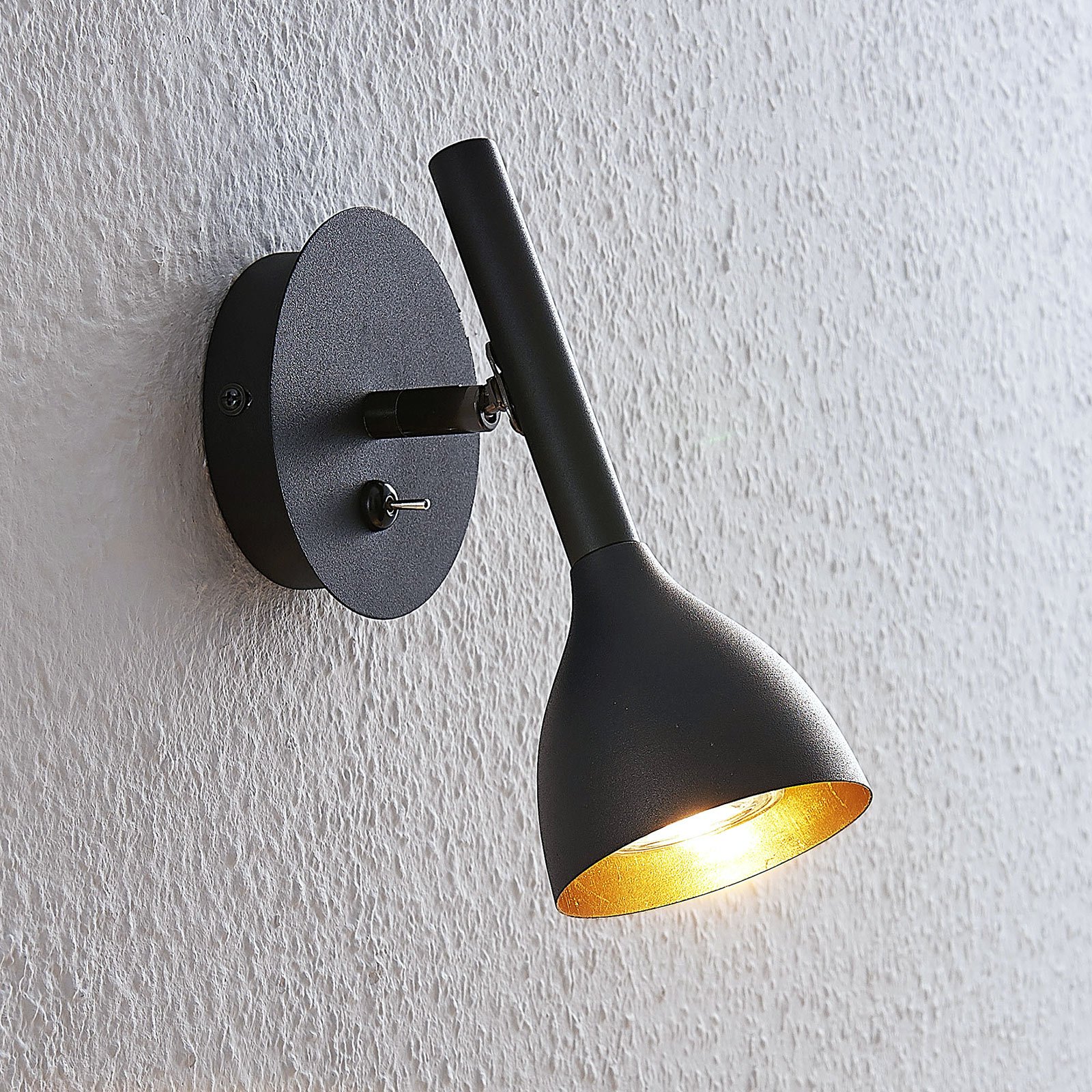 Nordwin wall light, metal, black and gold