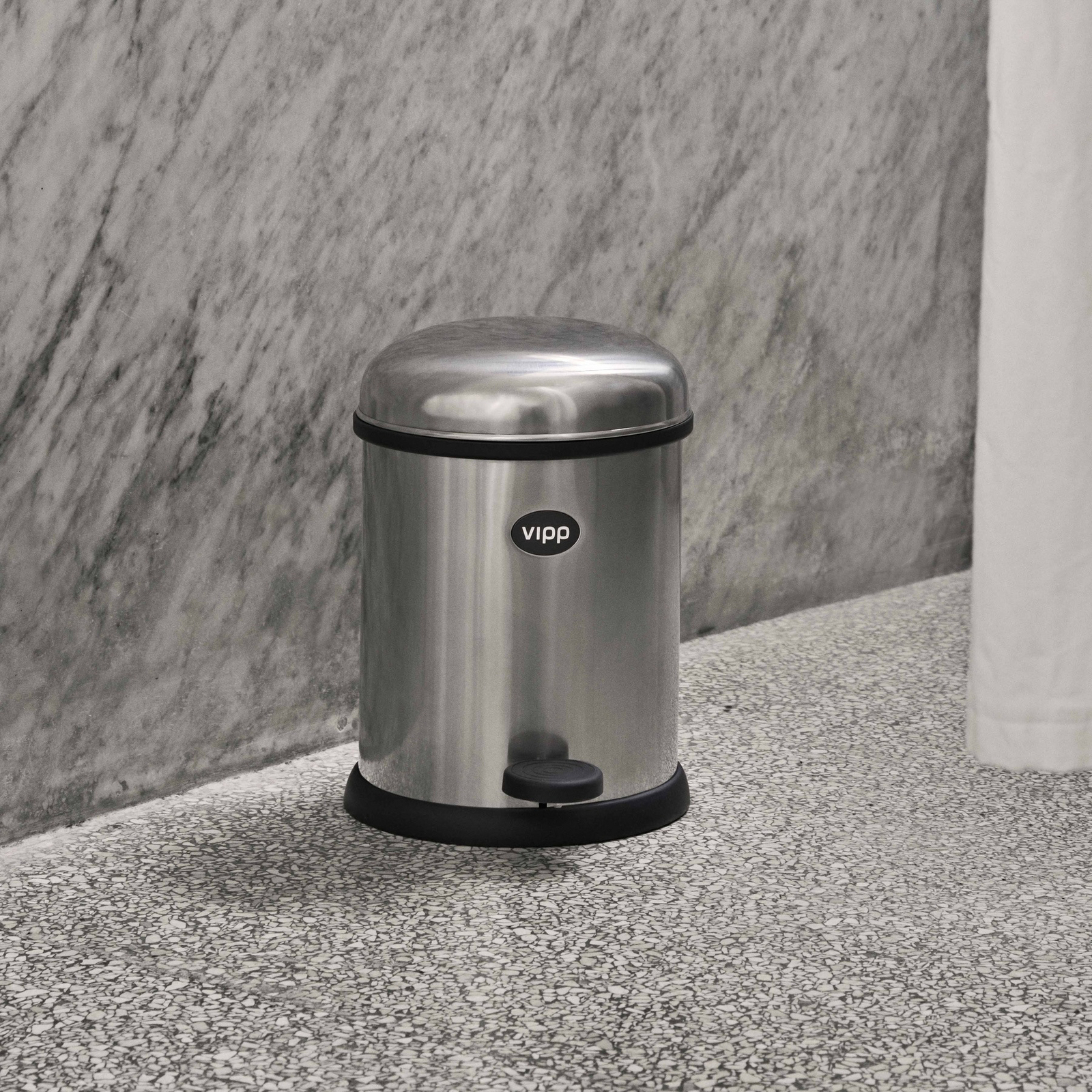 Vipp12 fodbetjent skraldespand, rustfrit stål-look, 3 l – Vipp