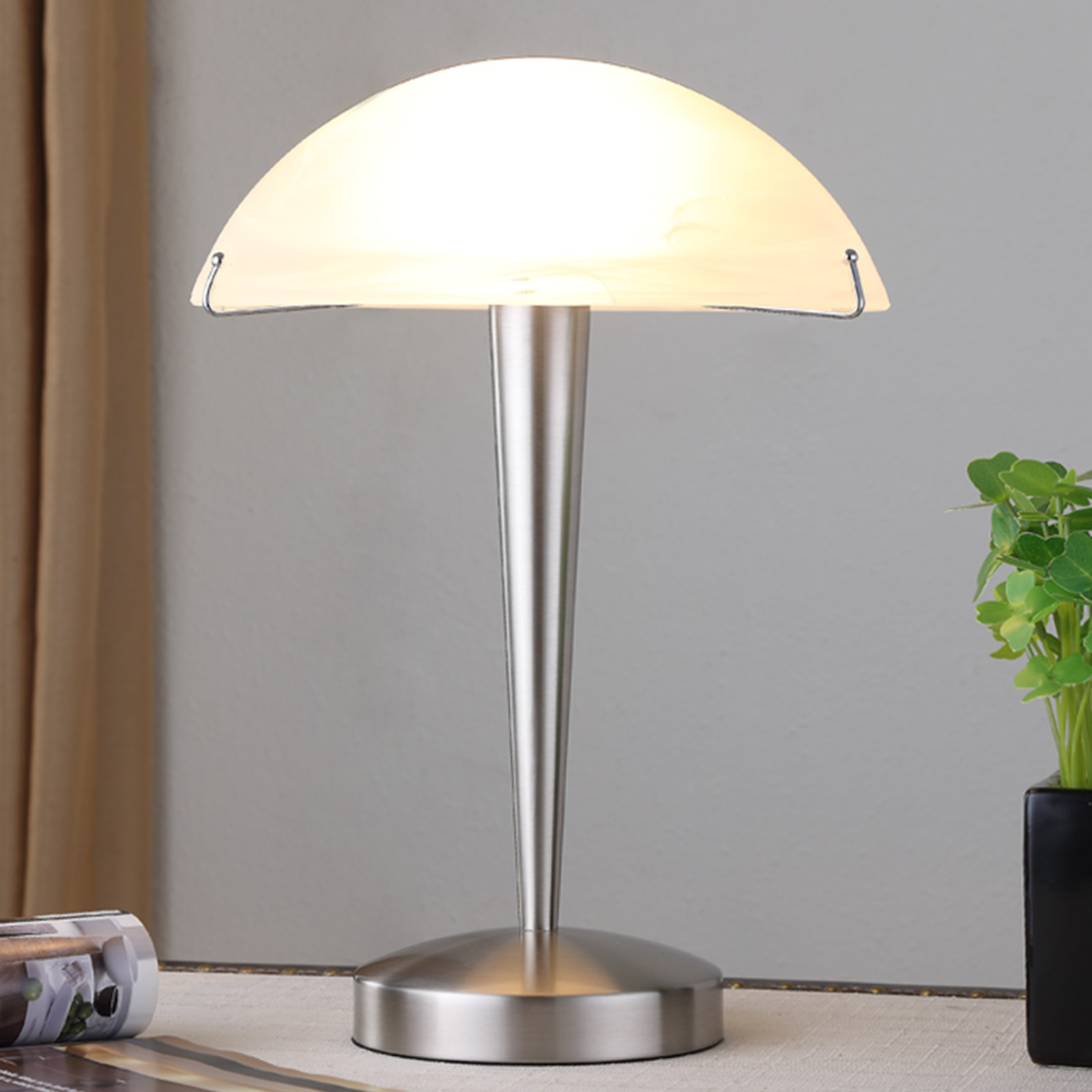 Viola galda lampa ar skārienjutīgu slēdzi, matēts niķelis