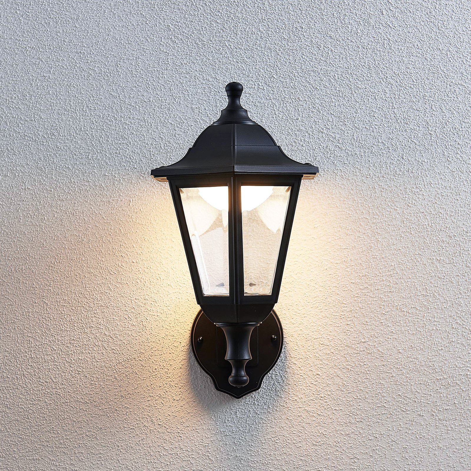 Iavo LED Buiten Wandlamp w/Sensor Black/Clear - Lindby