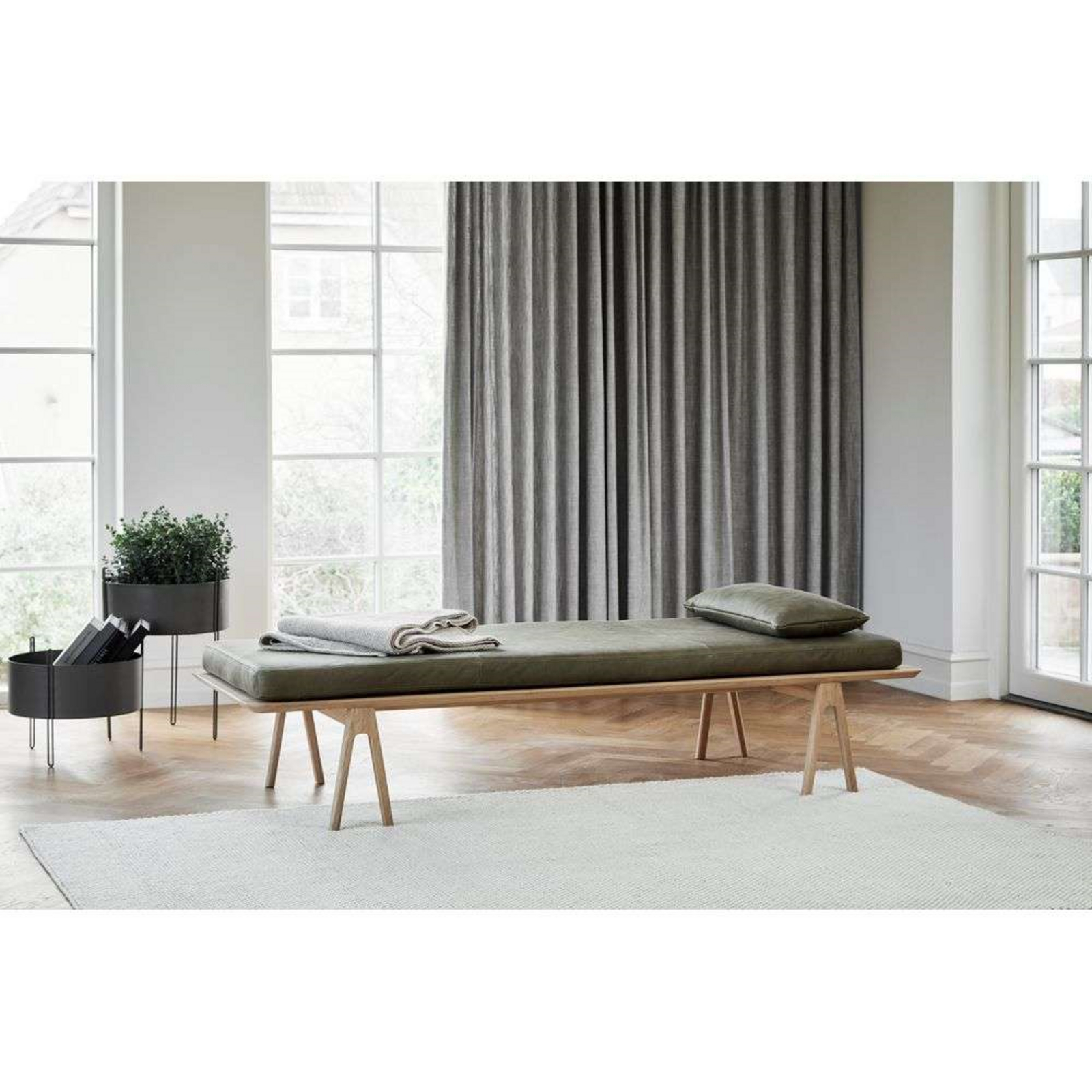 Pidestall Planter Large Taupe - Woud