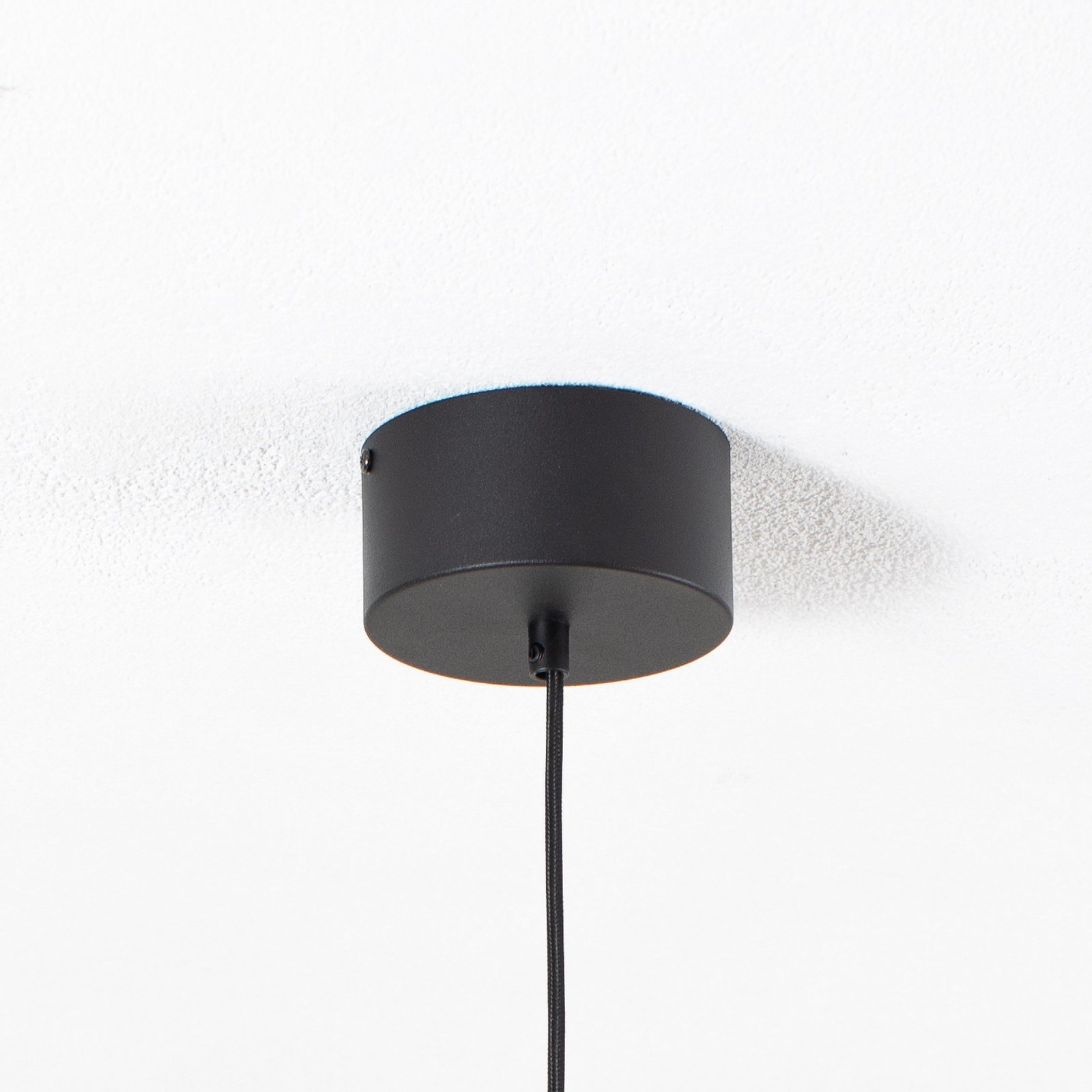 Drew pendant light black wooden decoration