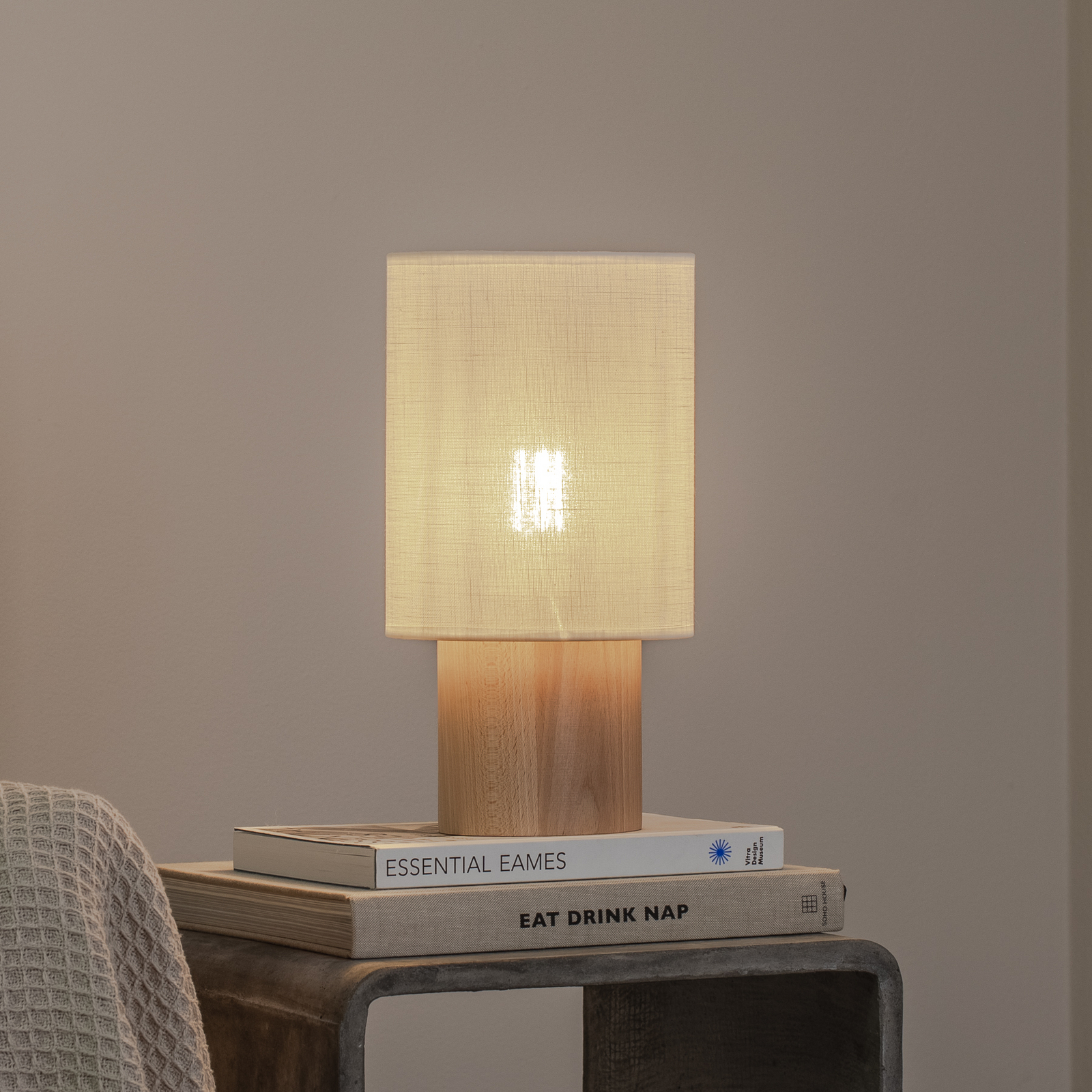 Envostar Asolita tavolo base legno paralume bianco
