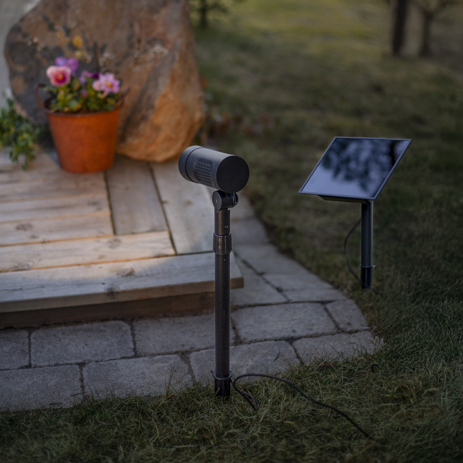 LED-zonne-spot Powerspot 53 cm, 250 lm, zwart, grondpen LED-zonne-spot Powerspot 53 cm, 250 lm, zwart, grondpen