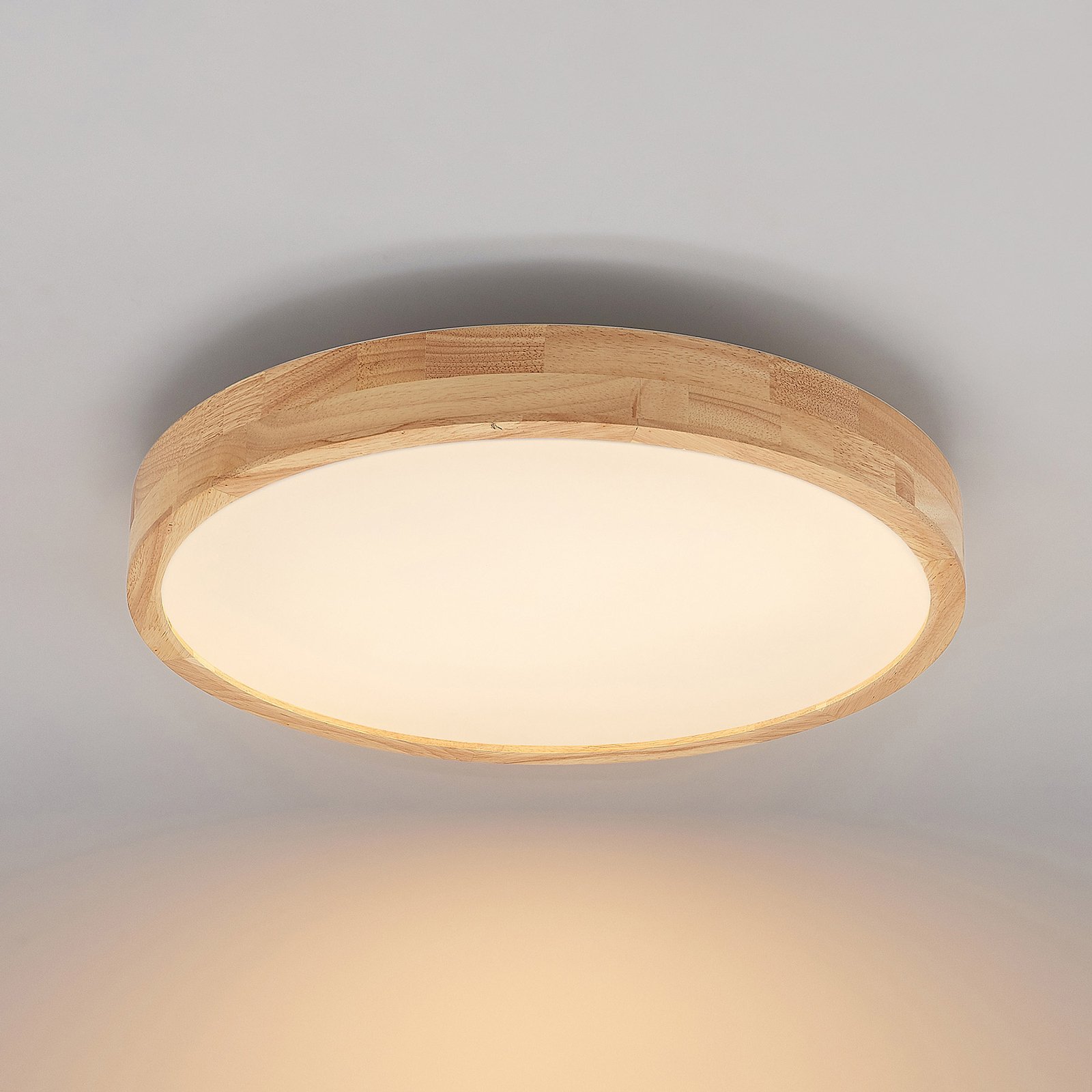 Lindby Lanira LED-Deckenlampe aus Eichenholz, 50cm