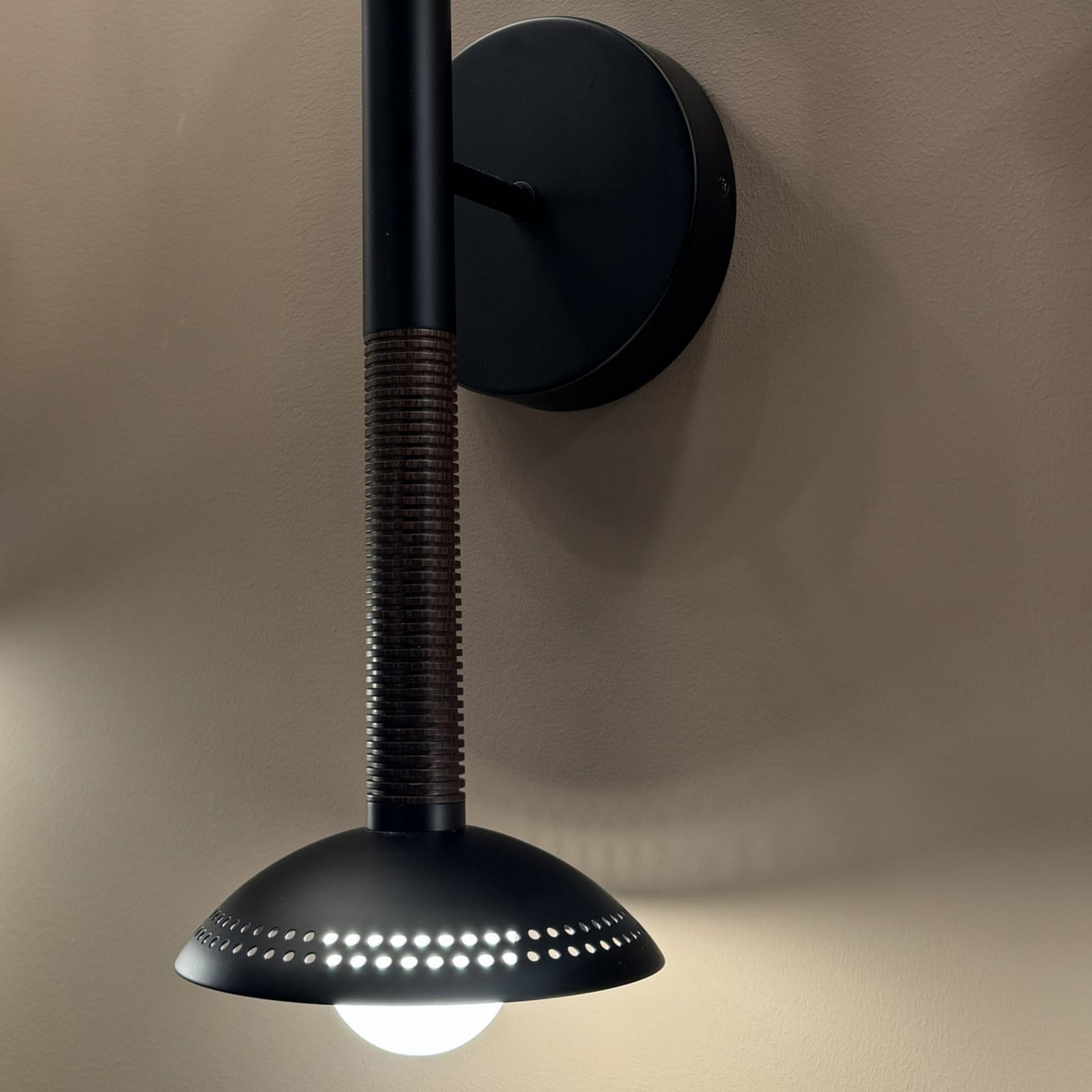 Arden LED wall lamp, black, 57 cm, 2-bulb, metal, dimmable – Elstead Arden LED wall lamp, black, 57 cm, 2-bulb, metal, dimmable – Elstead