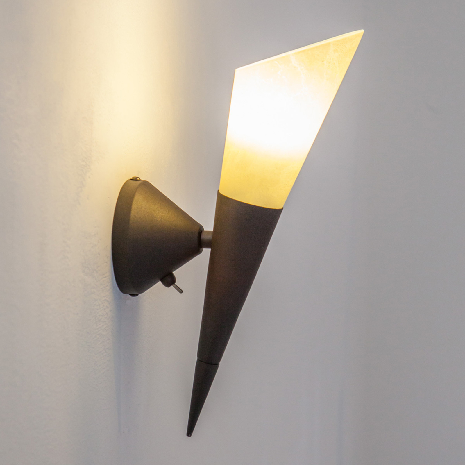 Lindby Alva wall light with an E14 LED lamp, for Hallway, Metal, glass, E14, 4 W, energy efficiency: A++, W: 9 cm, H: 34 cm