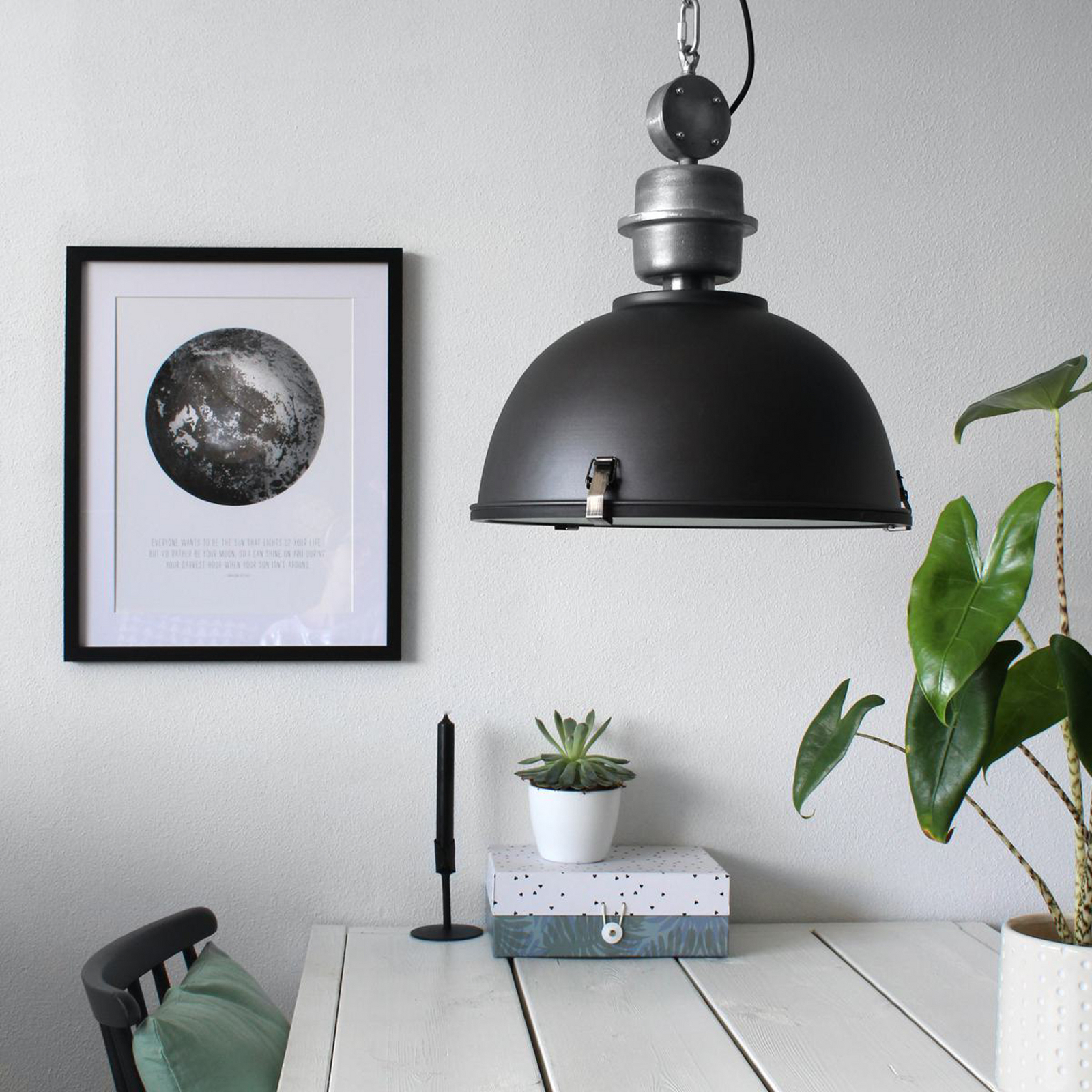 Lámpara colgante Bikkel, Ø 42 cm, negra, metal, cristal, E27
