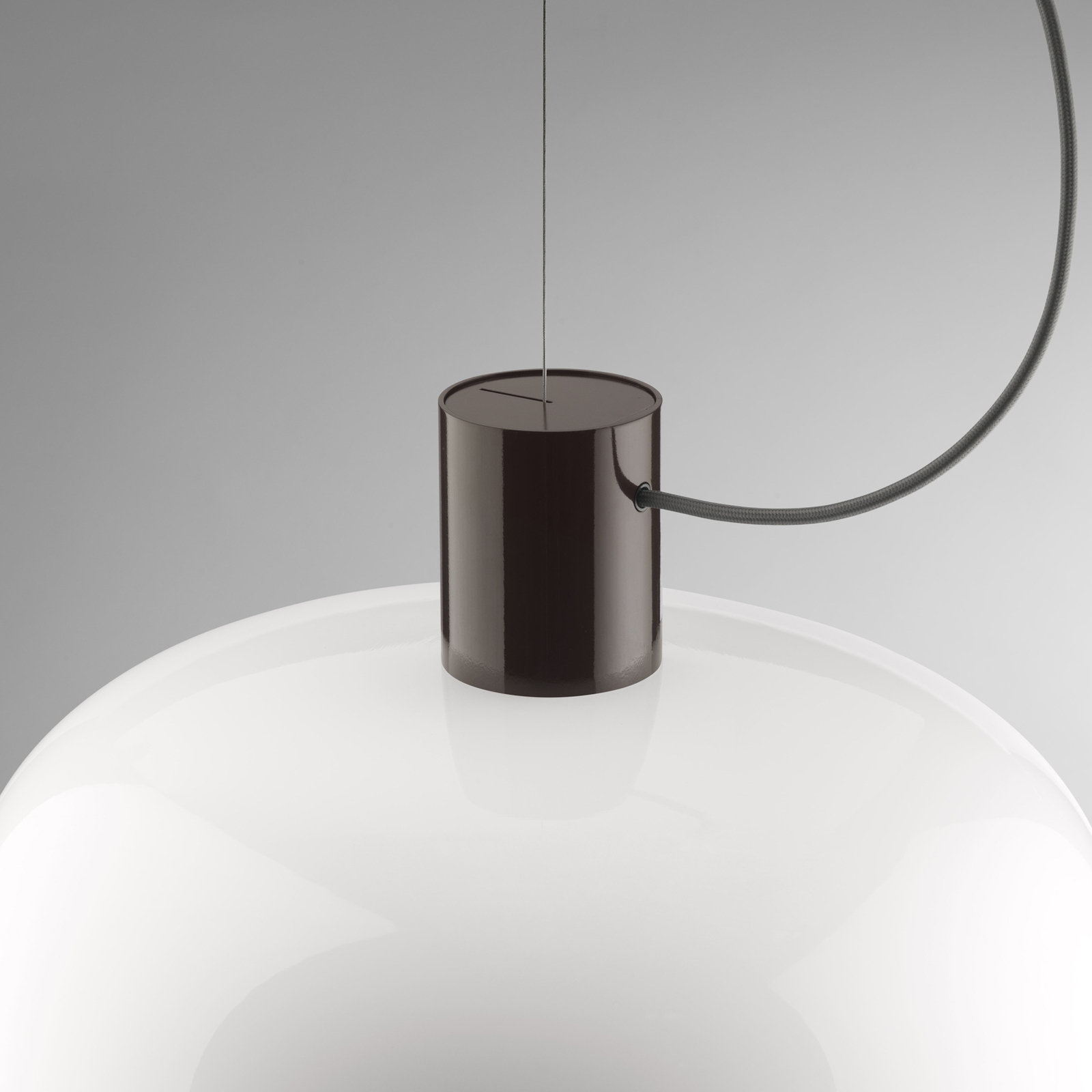 FLOS hanglamp Bellhop Glas S2, chocoladebruin, Ø 45 cm