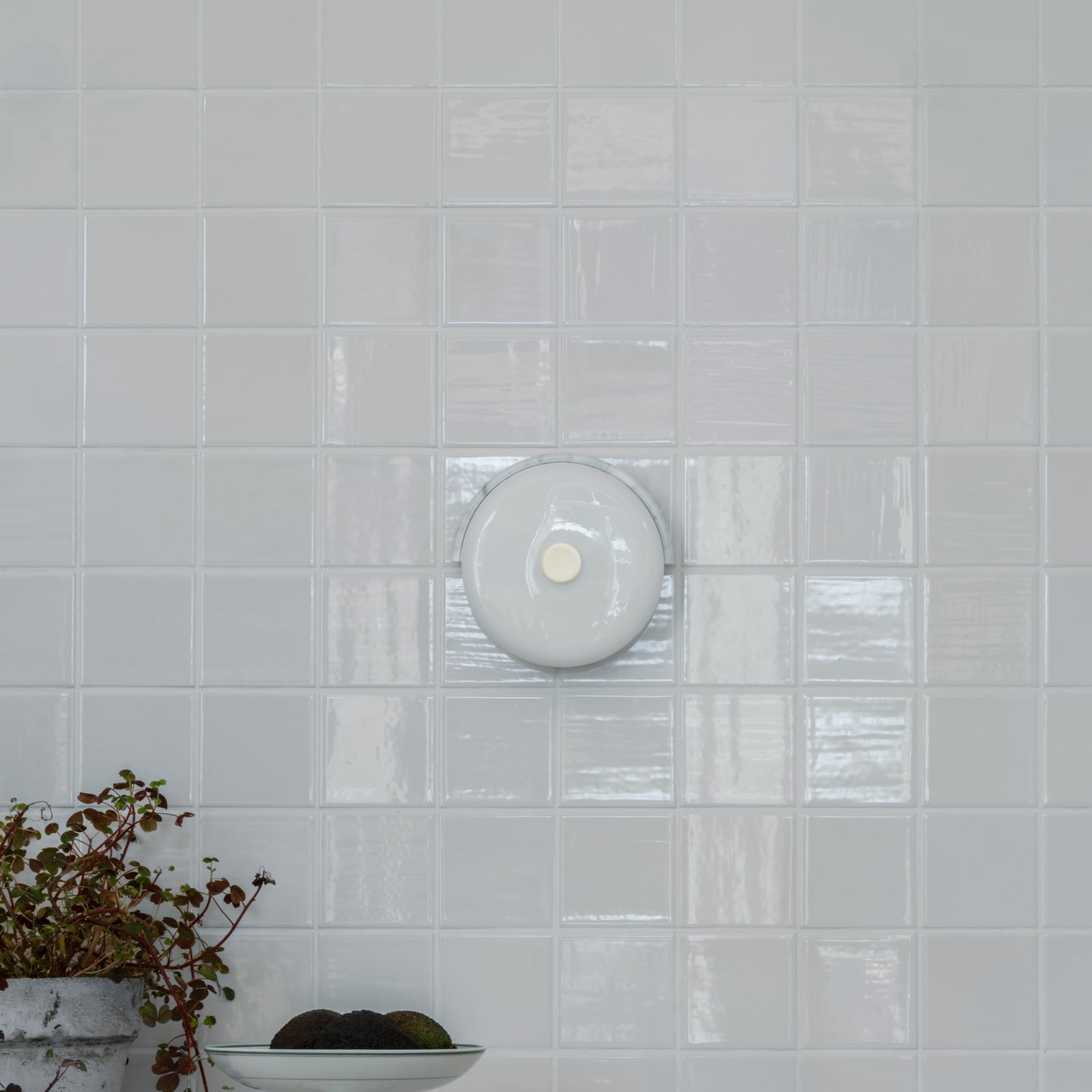 LED-seinävalaisin Trip, carrara/valkoinen, marmori, lasi, 2 700 K