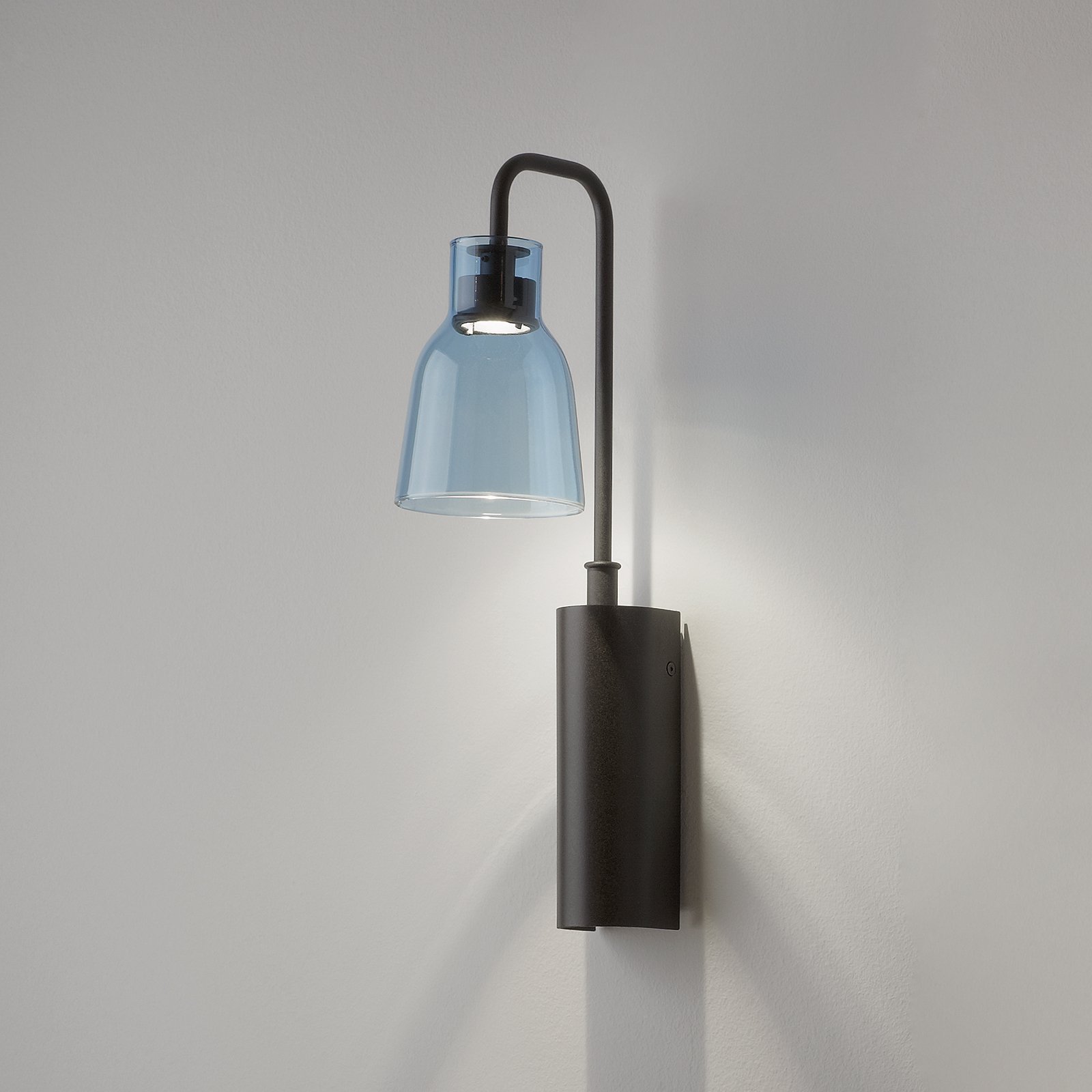 Bover Drip A/02 LED wall light, blue