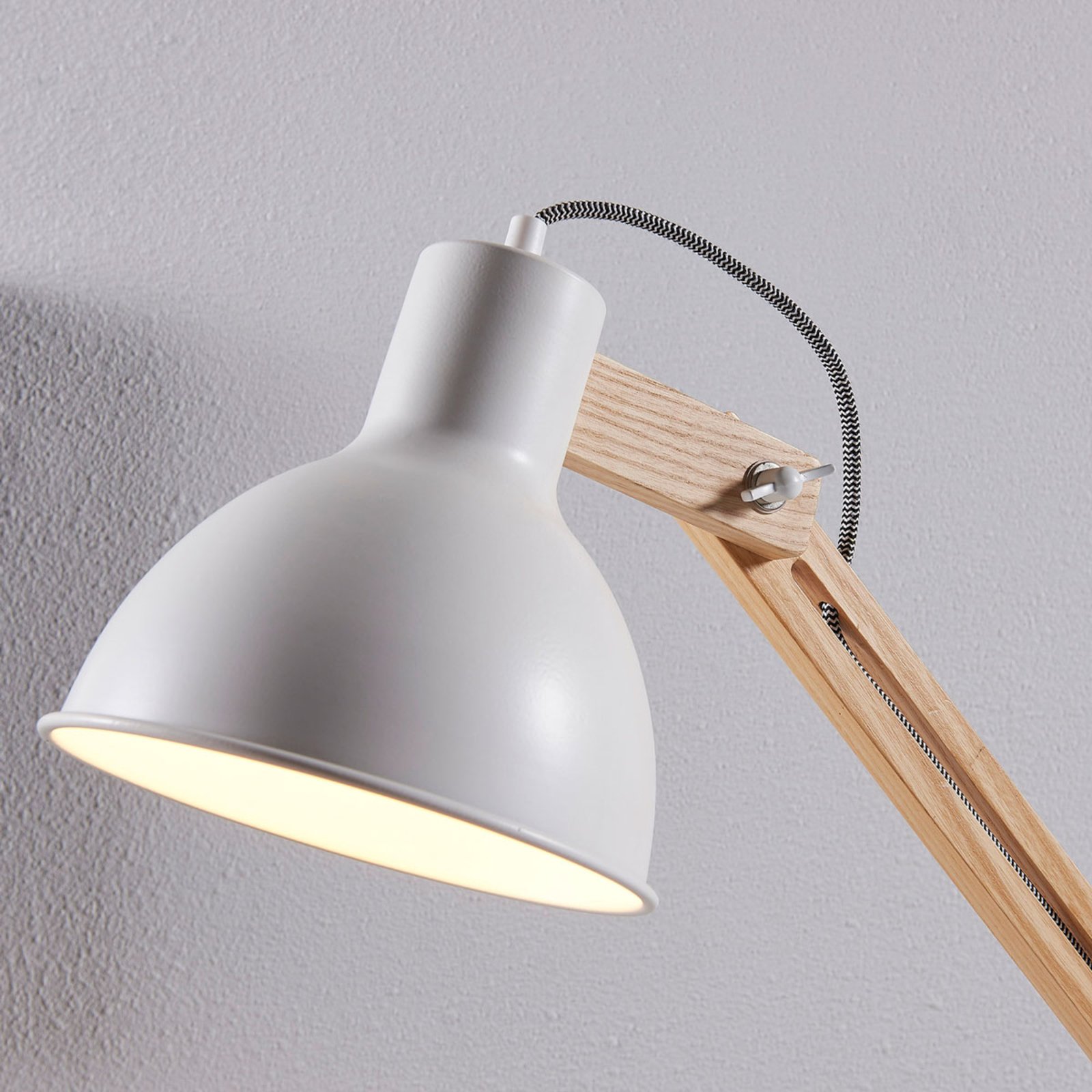 Shivanja Stehleuchte White/Ash - Lindby