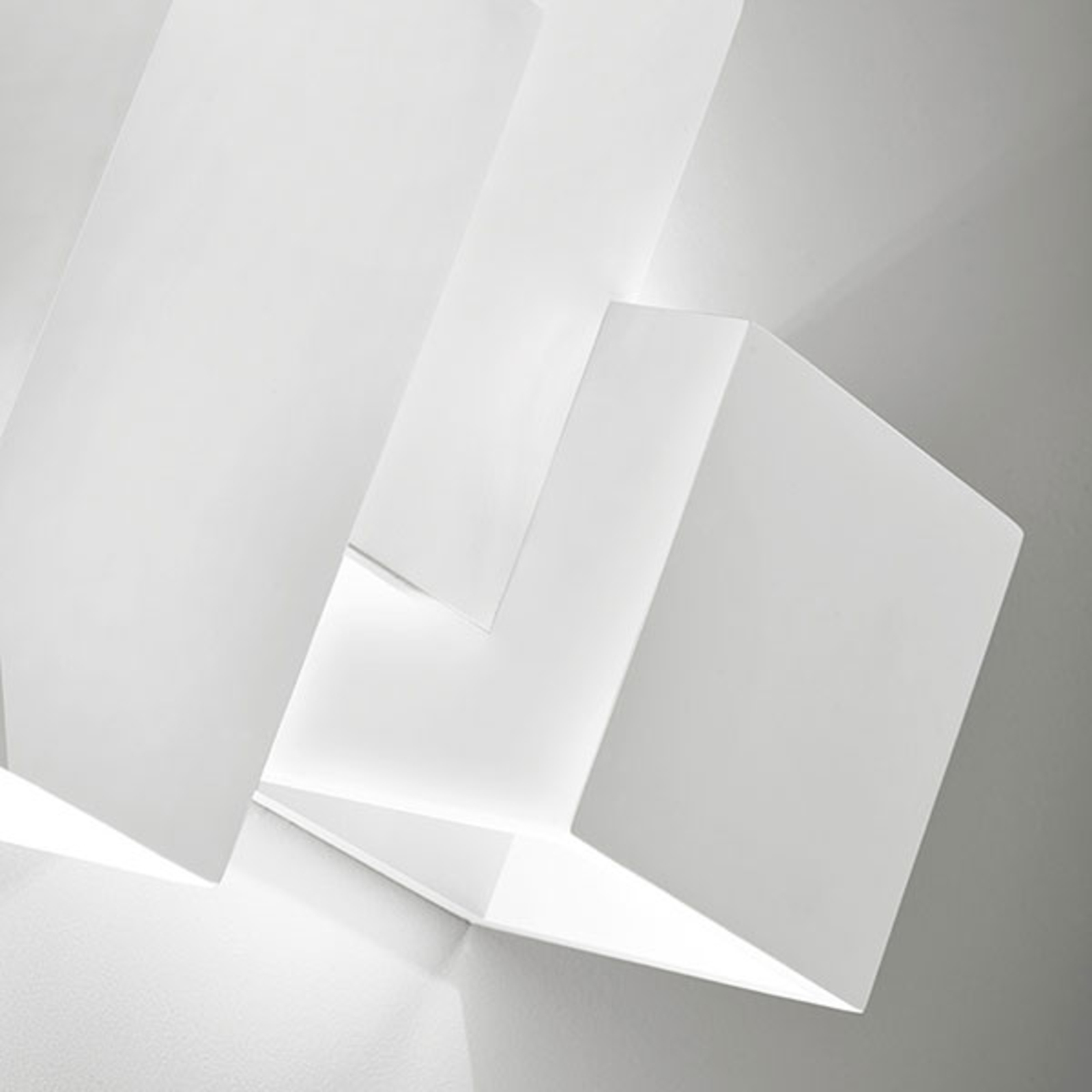 Heraea wall light made of plaster 3-bulb