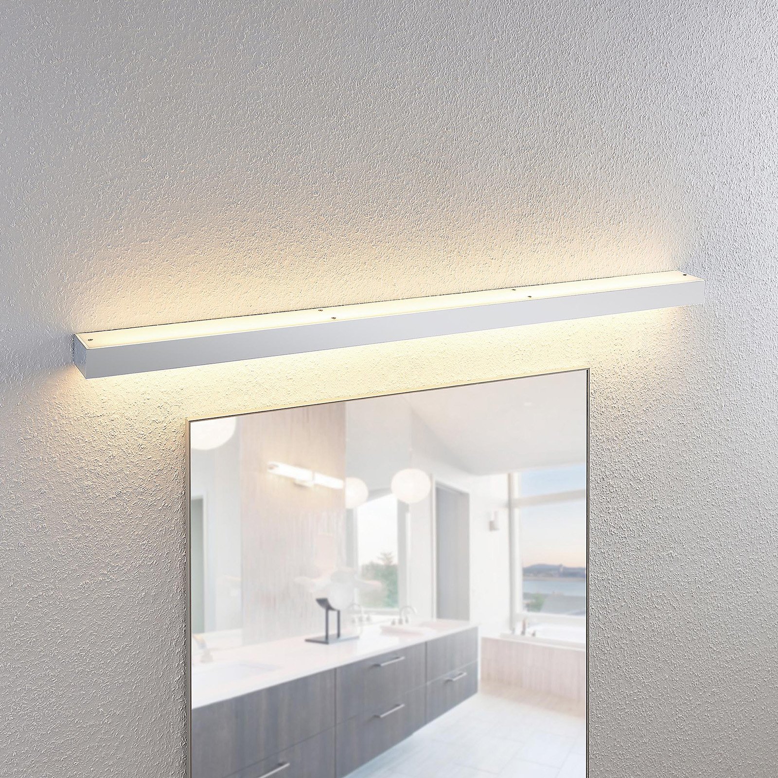 Lindby Layan LED badkamer wandlamp, chroom, 120 cm
