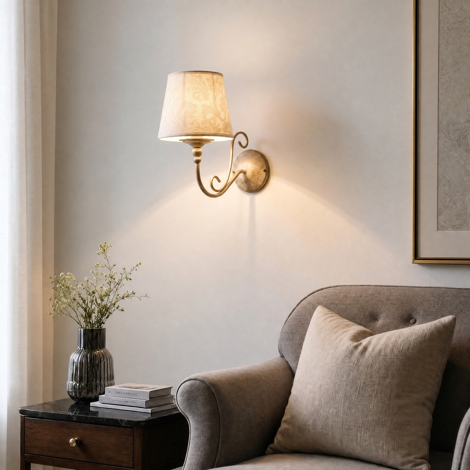 Sofia Ecrie -seinävalaisin, beige/kultainen, tekstiili, teräs, E27 Sofia Ecrie -seinävalaisin, beige/kultainen, tekstiili, teräs, E27