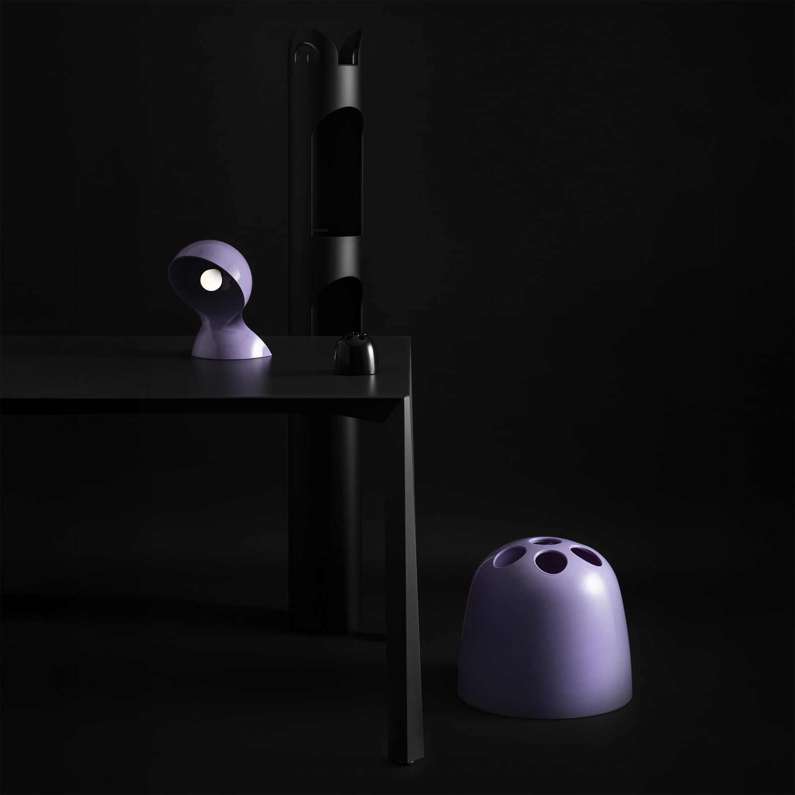 Artemide Tischleuchte Dalù, violett, Höhe 26 cm, E14