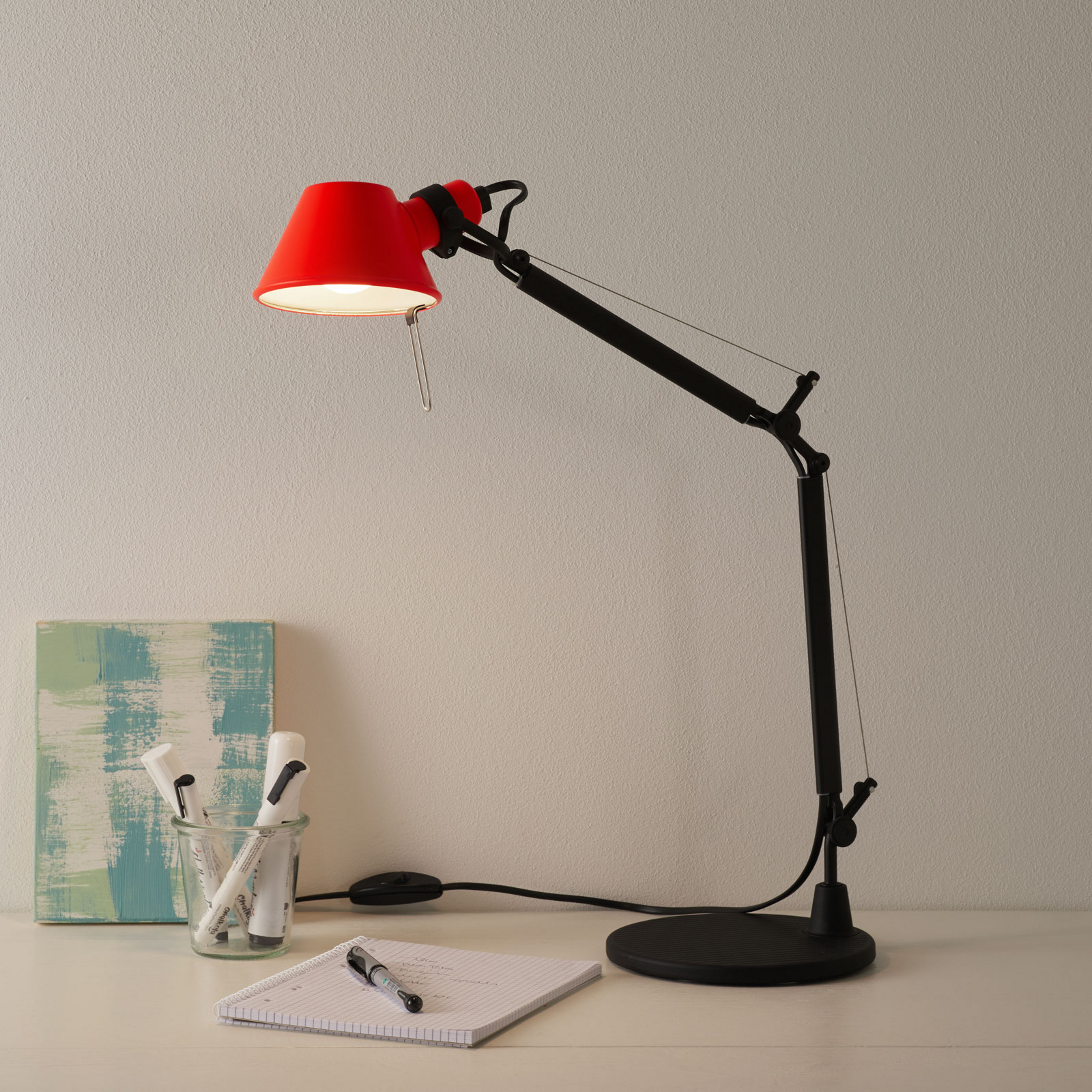 Artemide Tolomeo Micro Bicolour маса черна/коралова