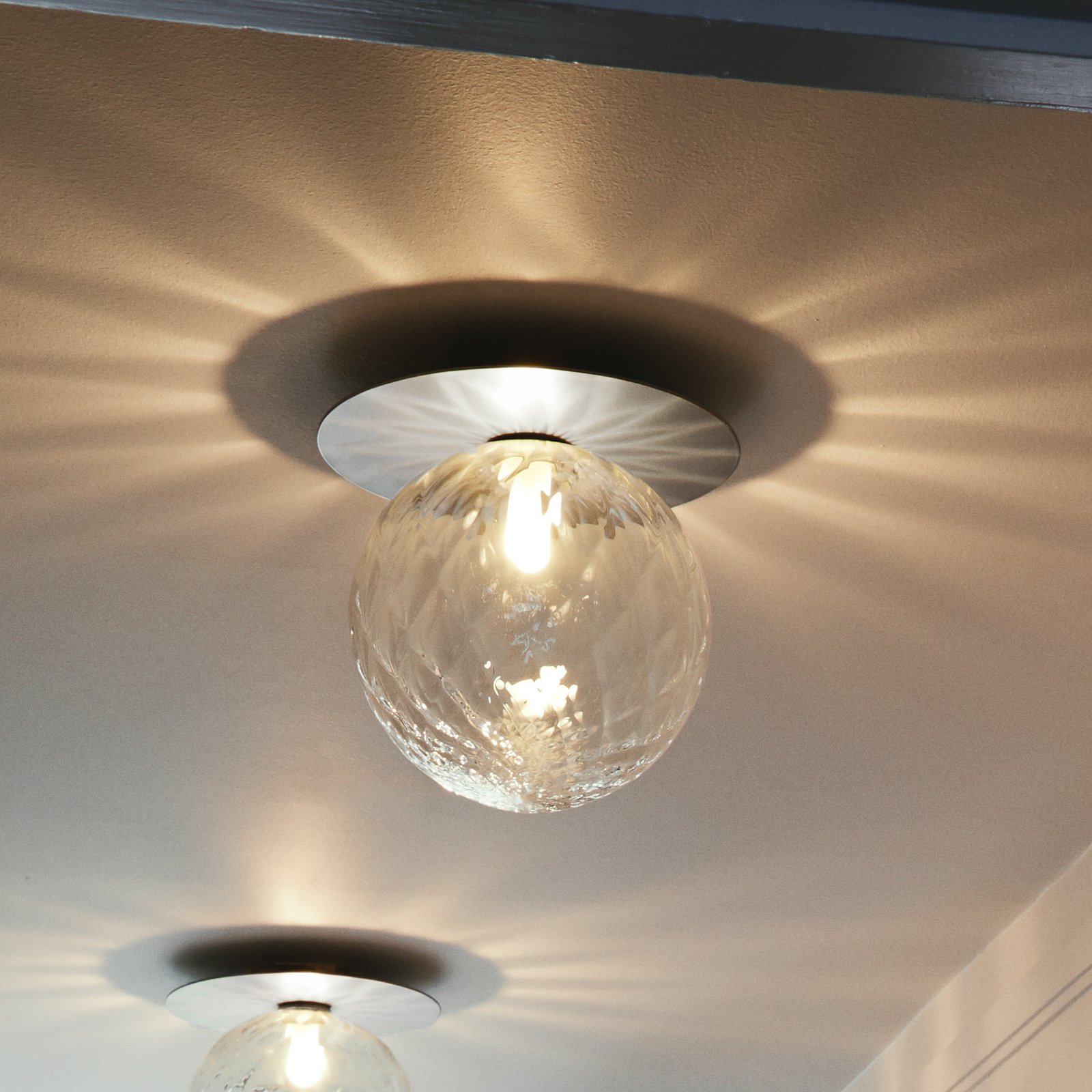 Liila 1 Væg-/Loftlampe IP44 Large Light Silver/Optic Clear - Nuura