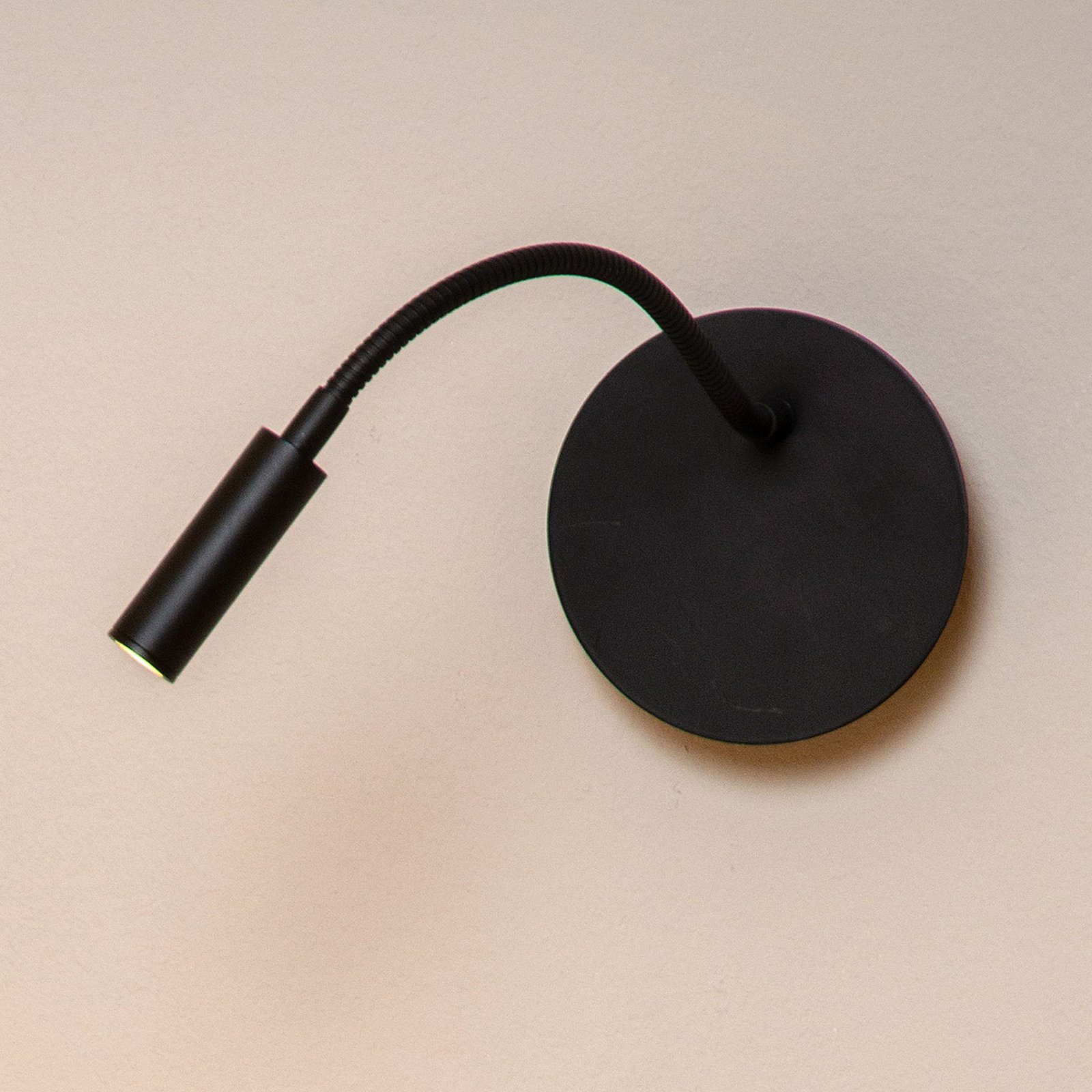 LED battery wall spotlight Jolijn, black, flexible arm, Ø 11 cm, magnet