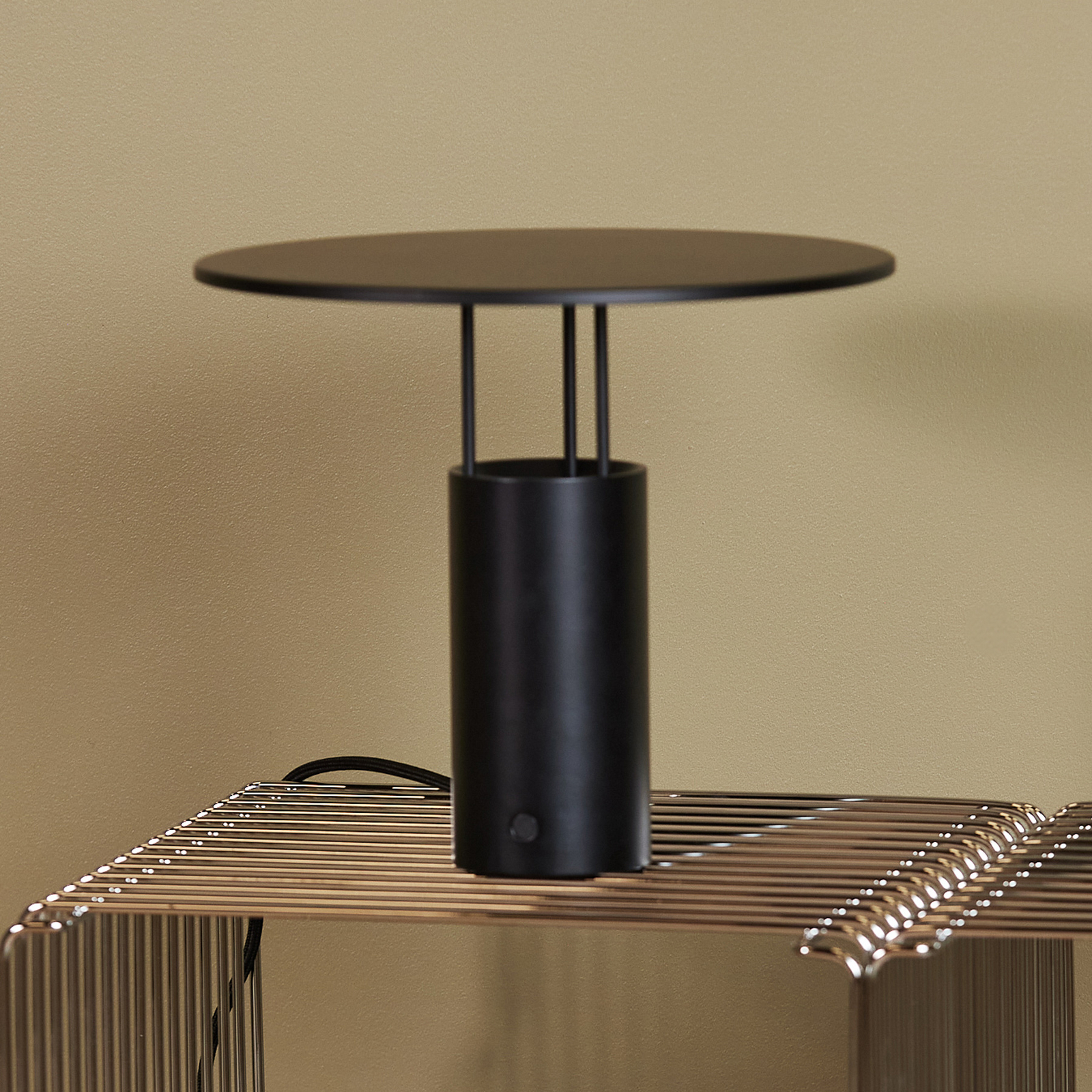 Piet Hein LED-Tischleuchte Tempel280, schwarz, Höhe 24,5 cm Piet Hein LED-Tischleuchte Tempel280, schwarz, Höhe 24,5 cm