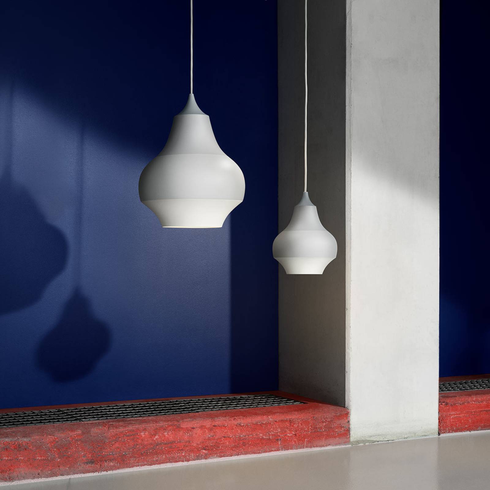 Louis Poulsen Cirque – szara lampa wisząca, 38 cm