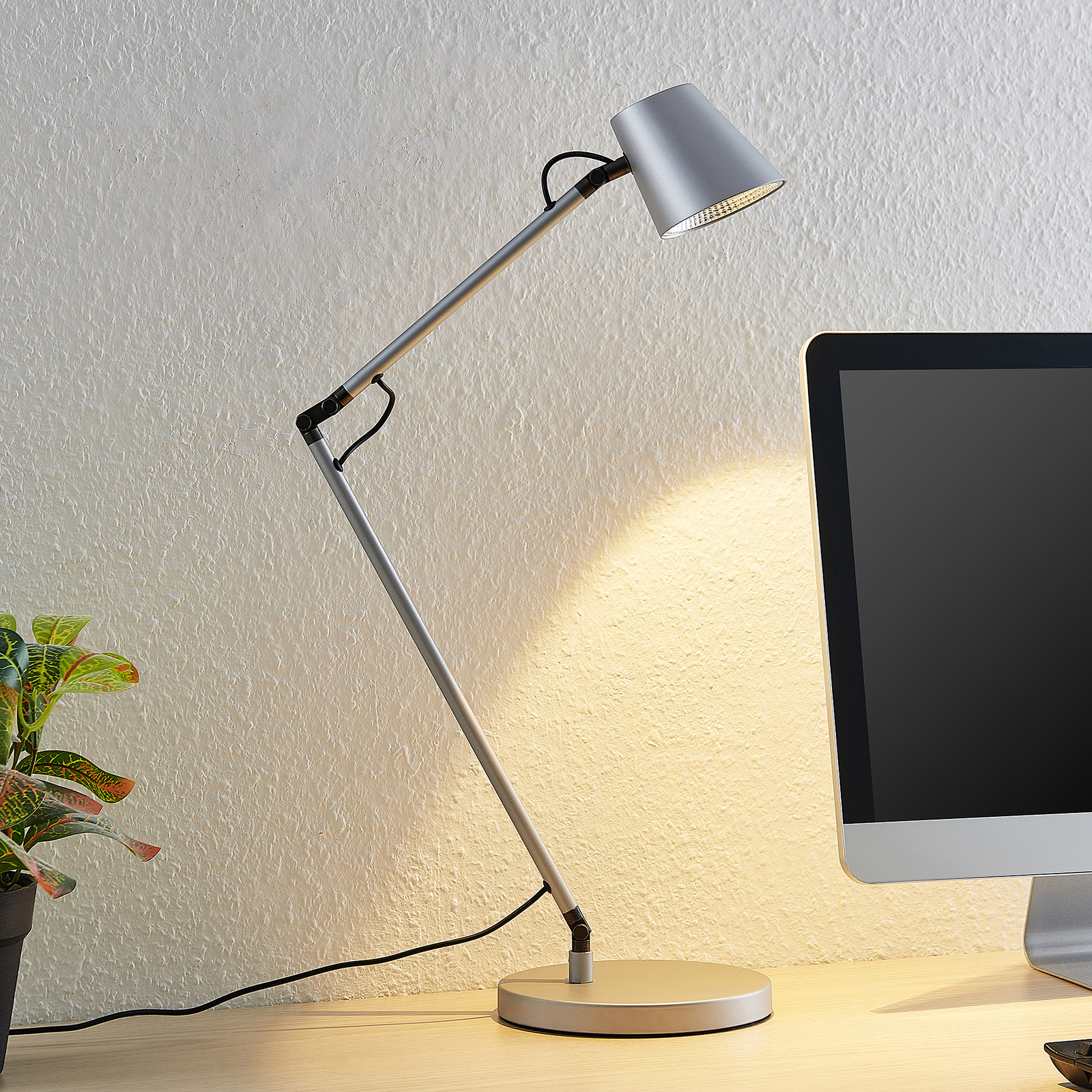 Lucande Tarris LED-Schreibtischlampe, silber