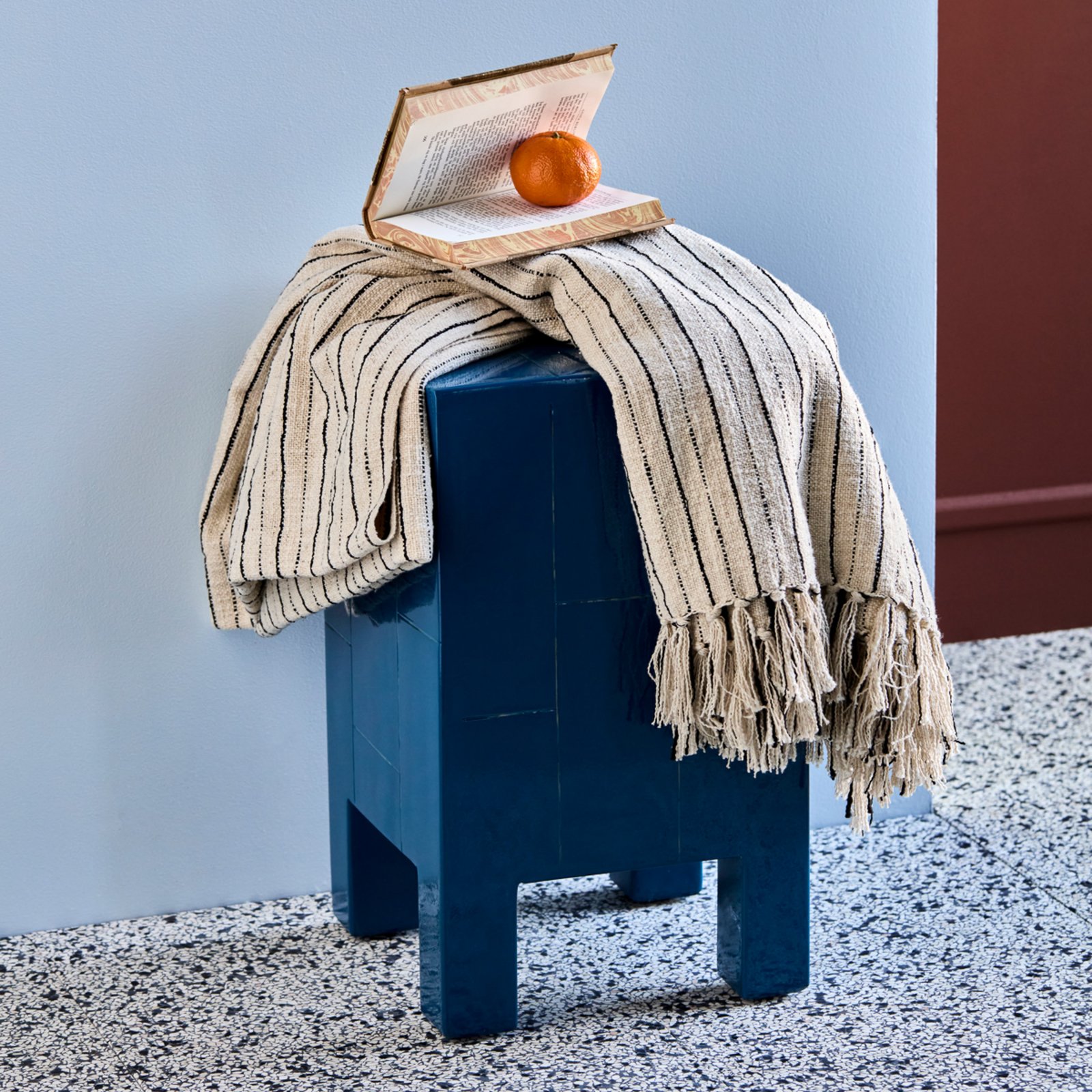 Lines prikrývka čierno-biela bavlna 180 cm - House Doctor