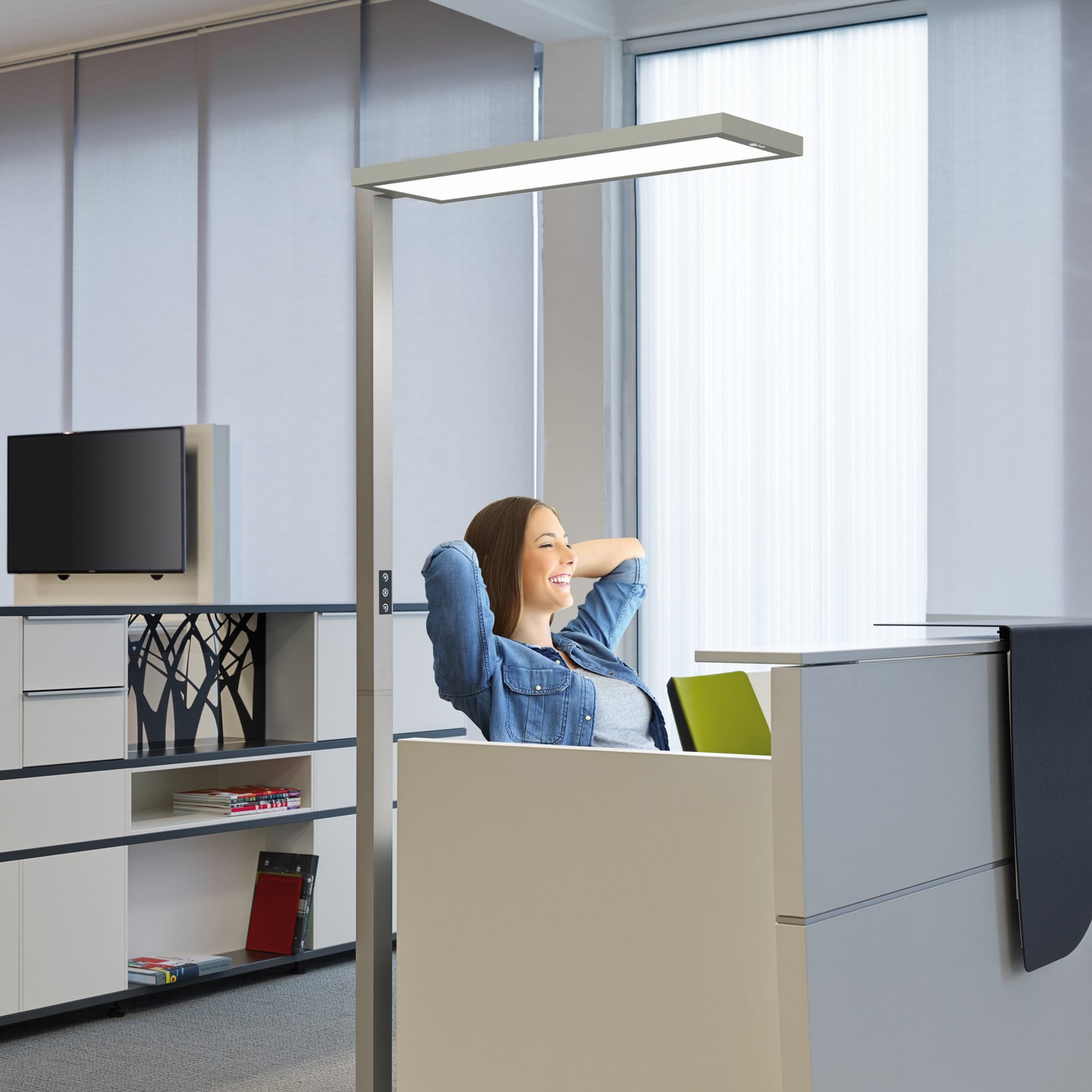 Lampadar LED de birou MAULsenja culoare argintiu senzor 196 cm - Studiu / Birou - Modern - Aluminiu