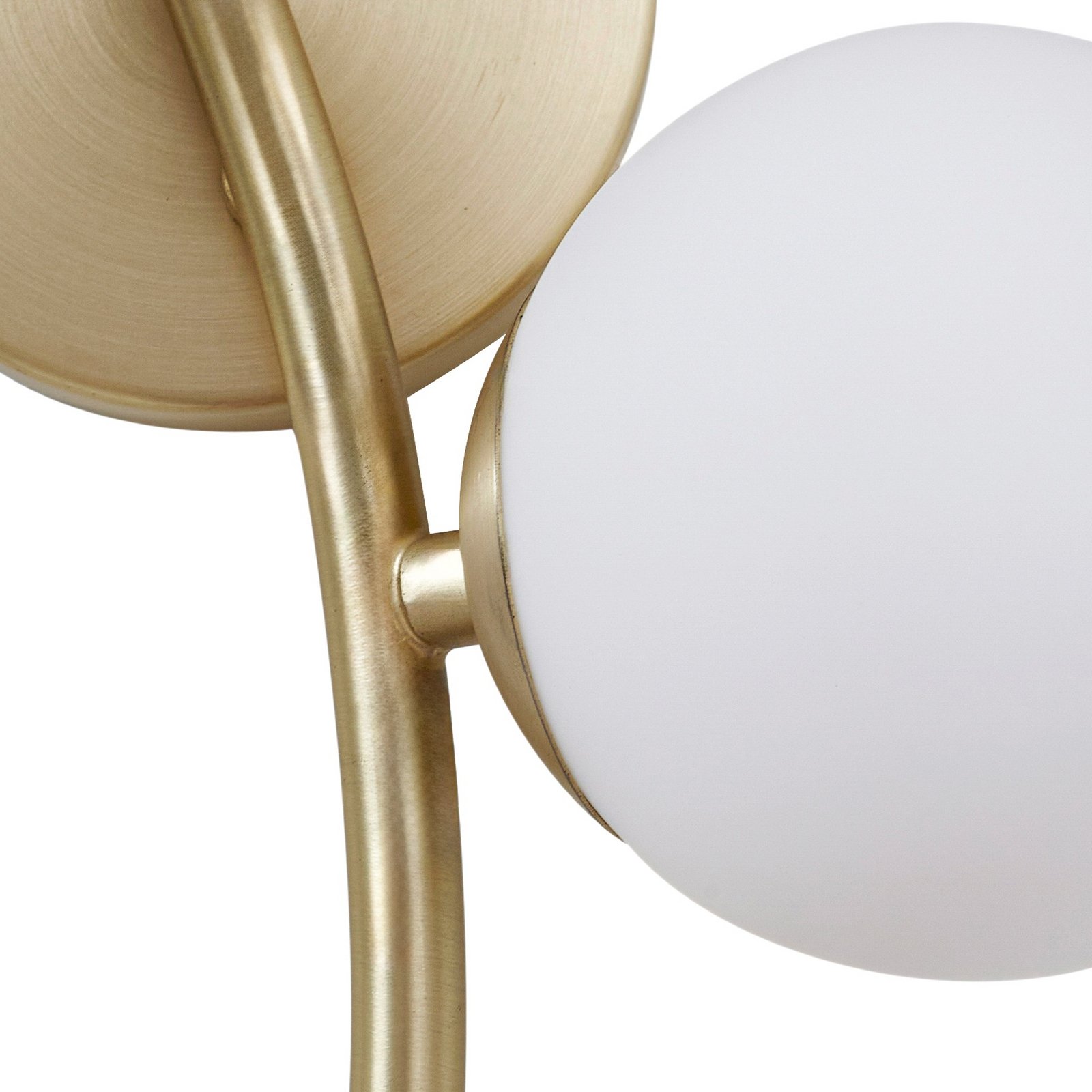 Lindby Wandleuchte Josiana, opal/messing, 48 cm, Kugel, Glas