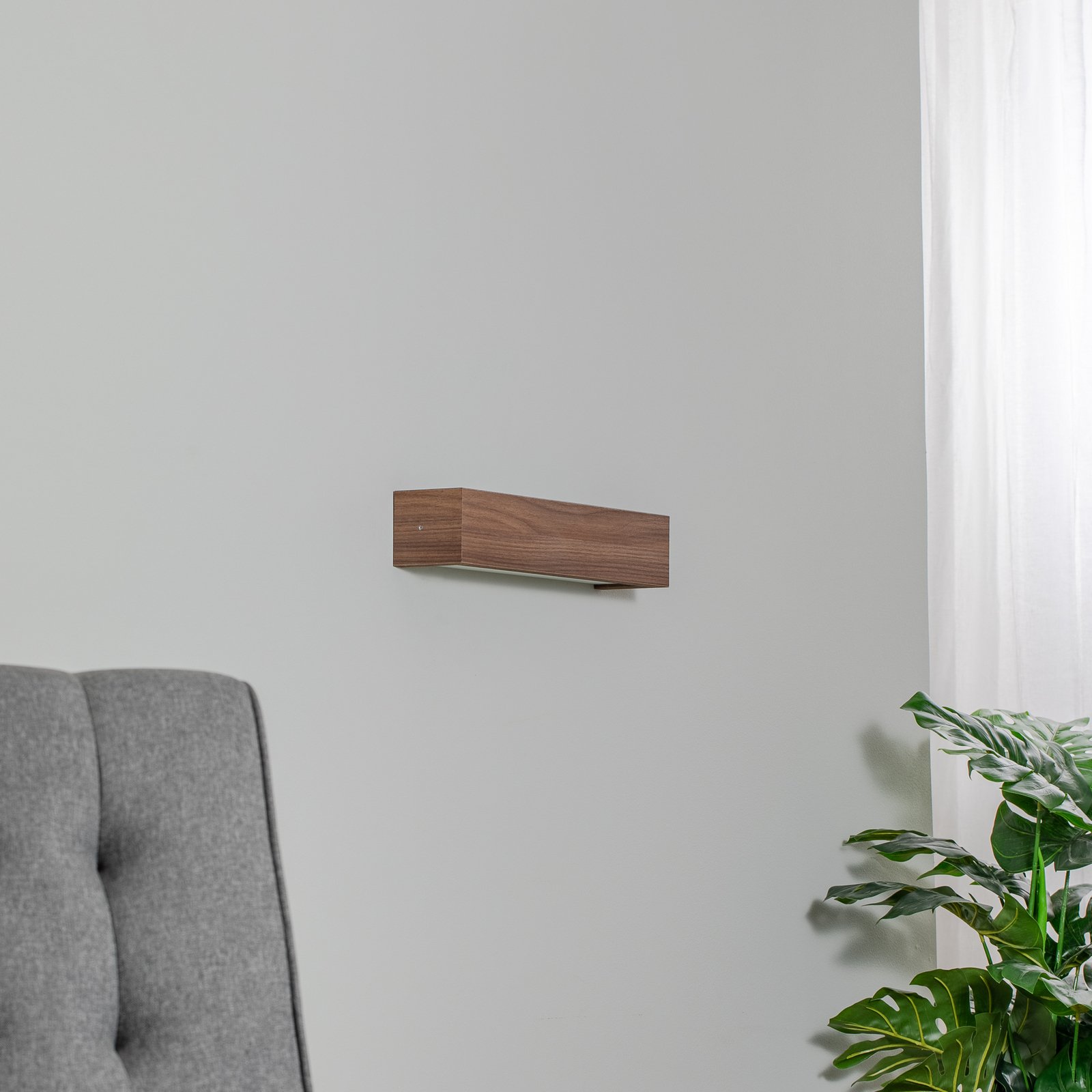 Platani wall light, walnut wood, width 42 cm, up/down